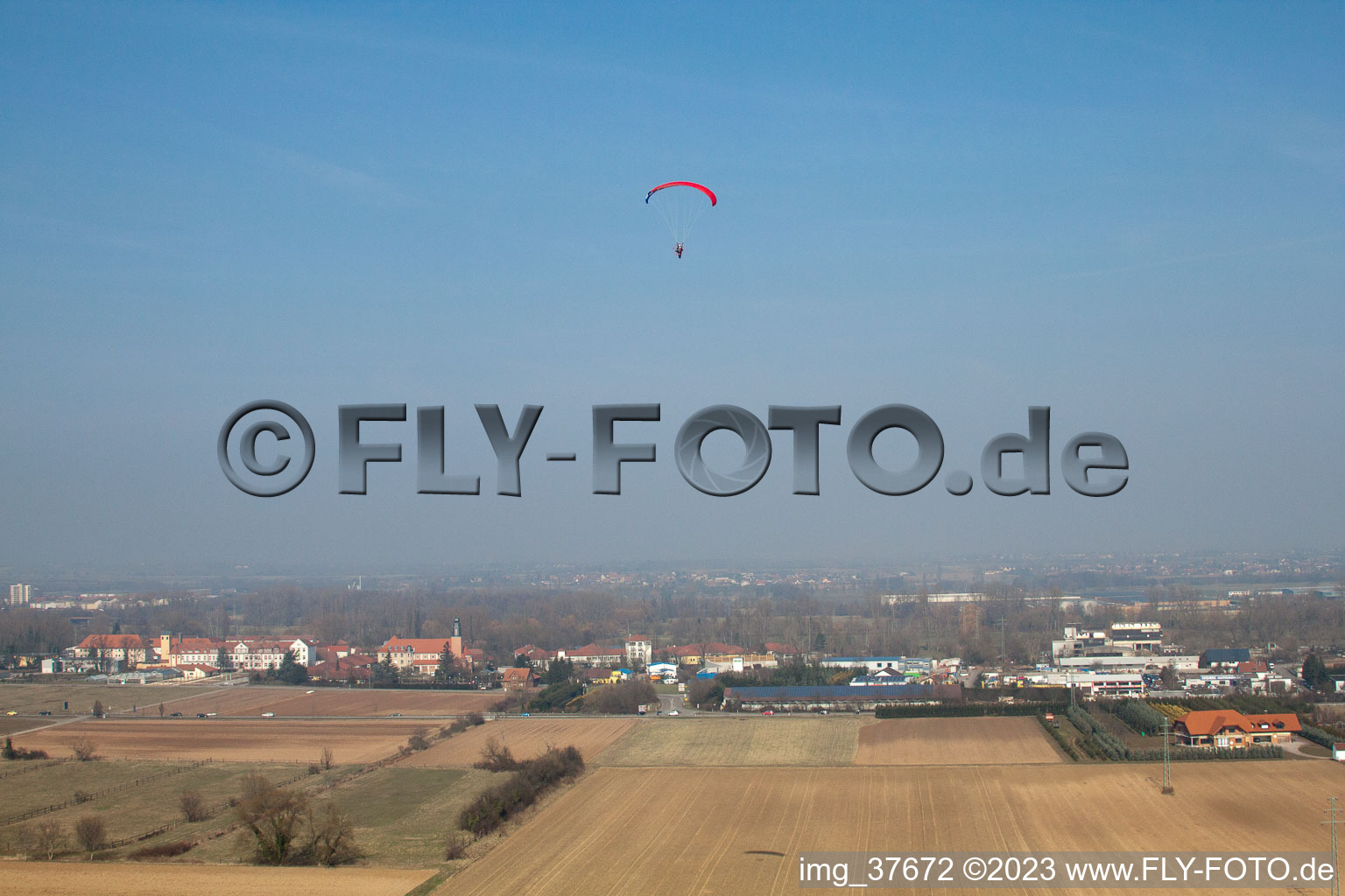 Enregistrement par drone de Nouvelle zone de développement à le quartier Mörlheim in Landau in der Pfalz dans le département Rhénanie-Palatinat, Allemagne
