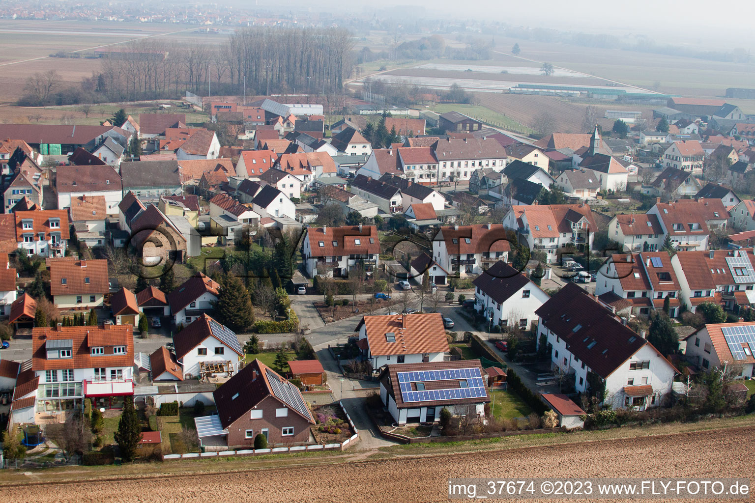Nouvelle zone de développement à le quartier Mörlheim in Landau in der Pfalz dans le département Rhénanie-Palatinat, Allemagne du point de vue du drone