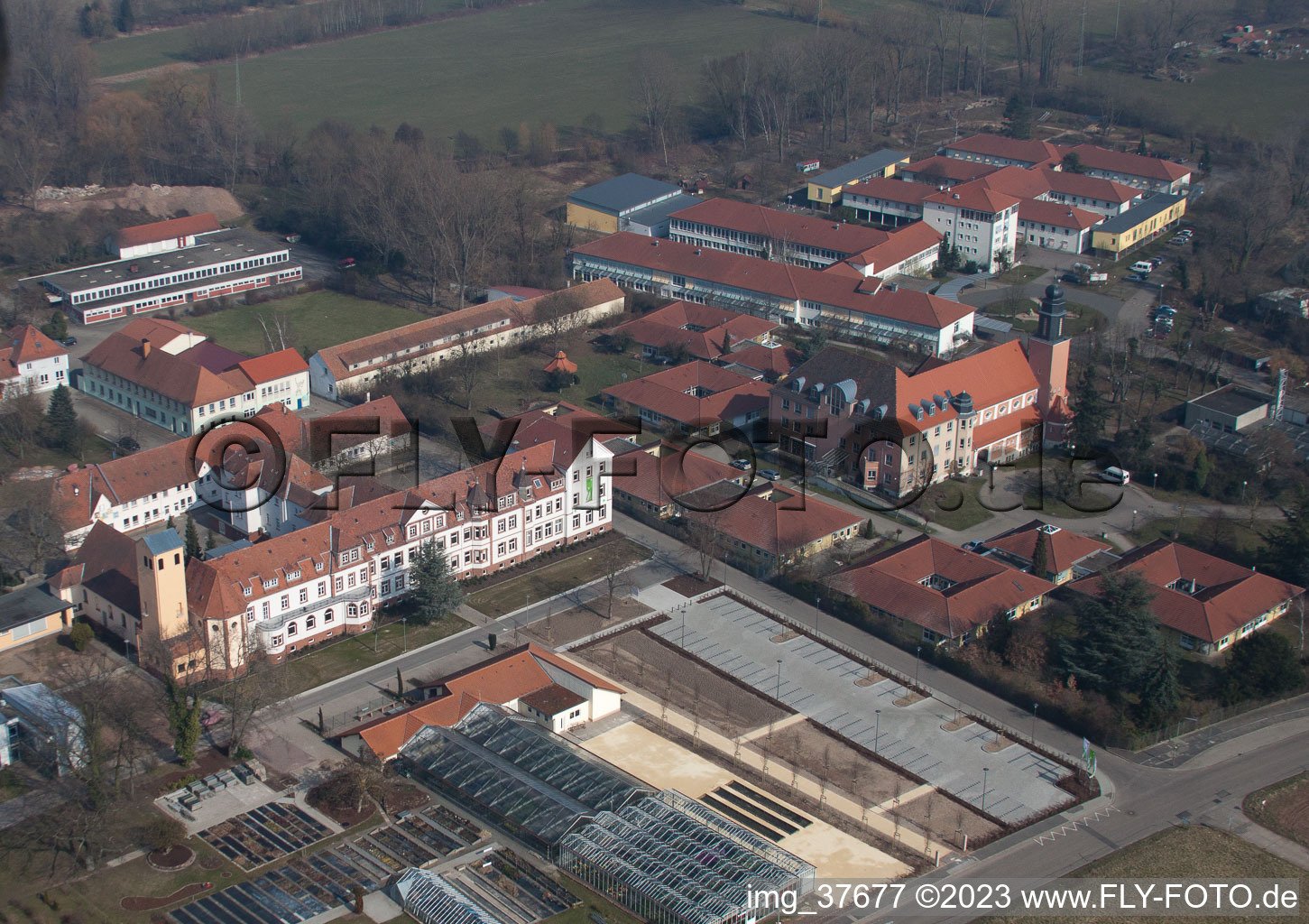 Quartier Queichheim in Landau in der Pfalz dans le département Rhénanie-Palatinat, Allemagne du point de vue du drone