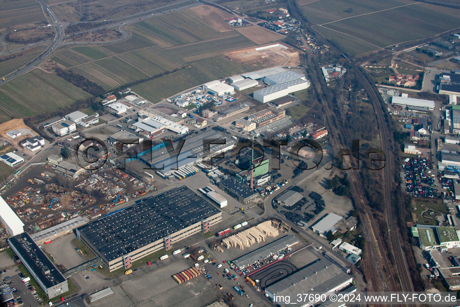 Vue aérienne de Zone industrielle Im Justus, Im Grein à Landau in der Pfalz dans le département Rhénanie-Palatinat, Allemagne