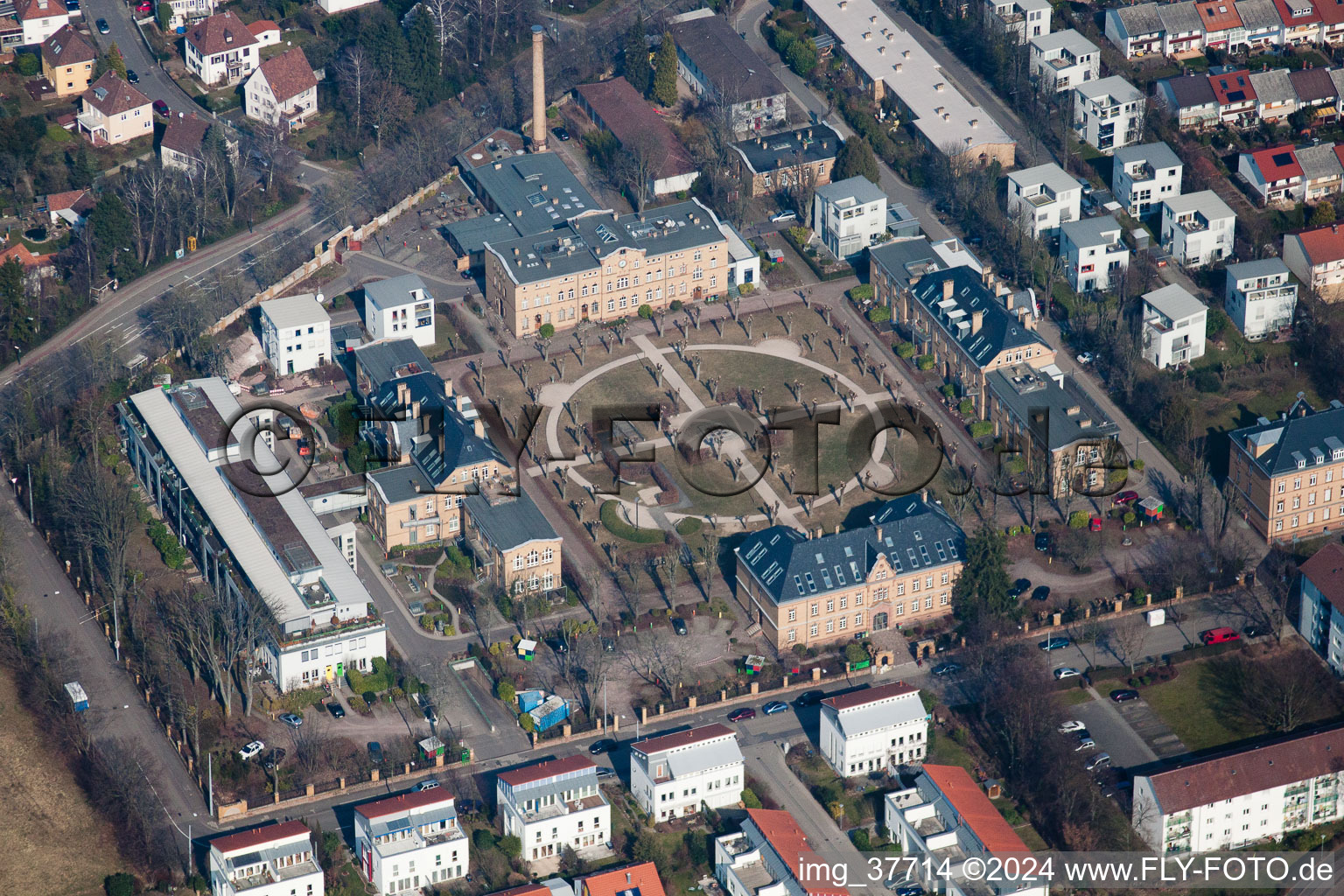 Vue aérienne de Jardin de l'hôpital à Landau in der Pfalz dans le département Rhénanie-Palatinat, Allemagne