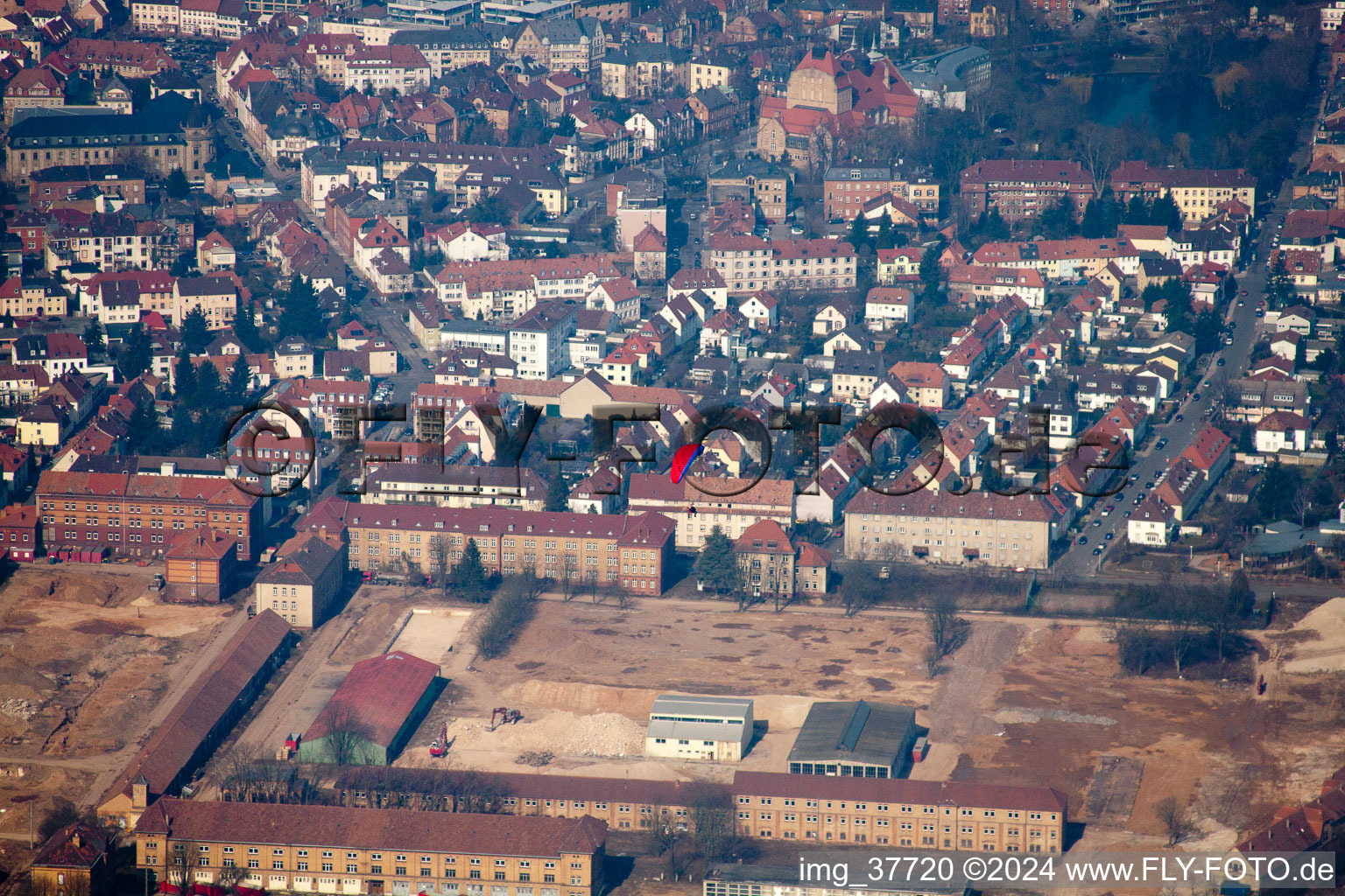 Vue aérienne de Zone de transformation Cornichonstr à Landau in der Pfalz dans le département Rhénanie-Palatinat, Allemagne