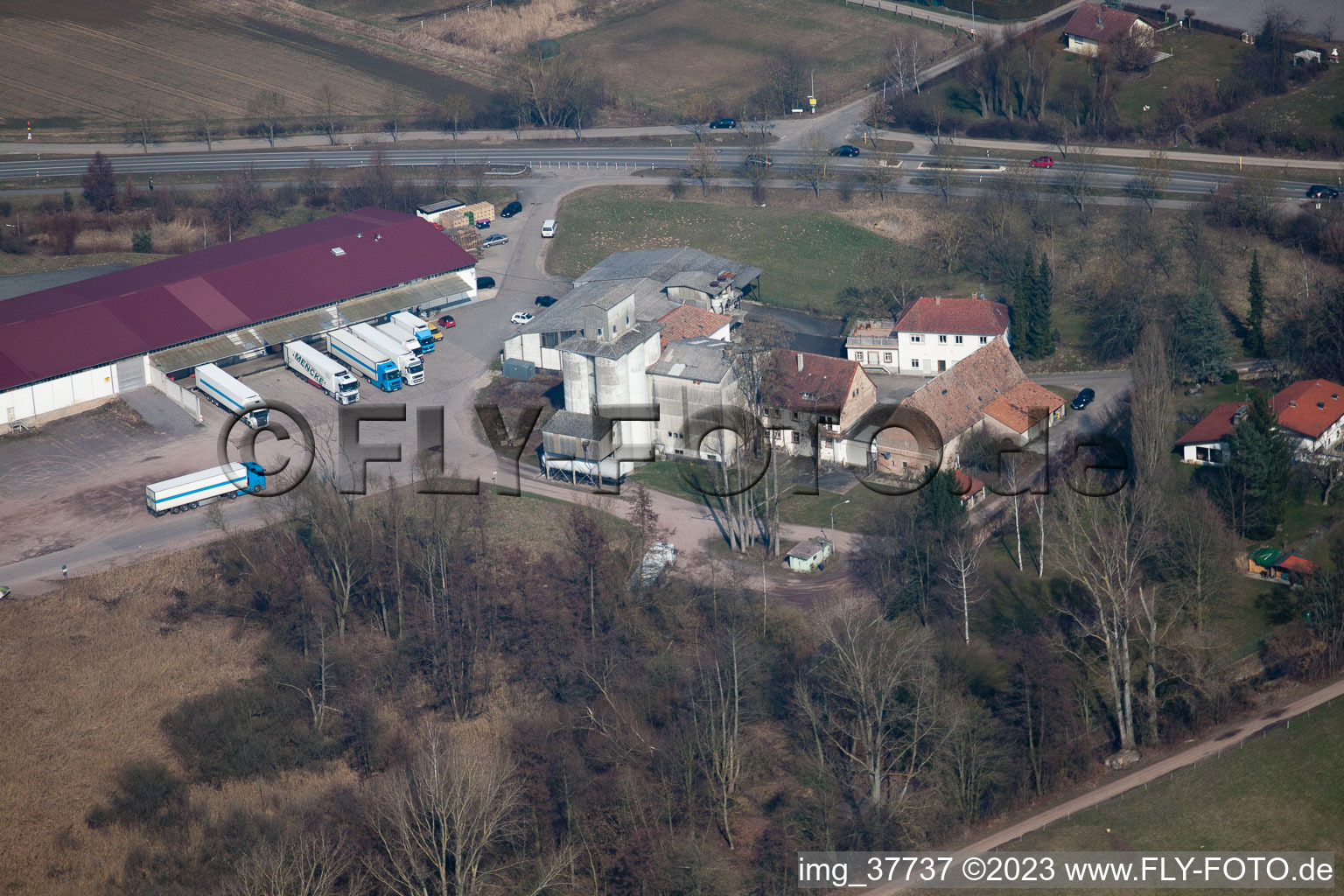 Parc industriel de l'Ouest à le quartier Herxheim in Herxheim bei Landau dans le département Rhénanie-Palatinat, Allemagne d'en haut