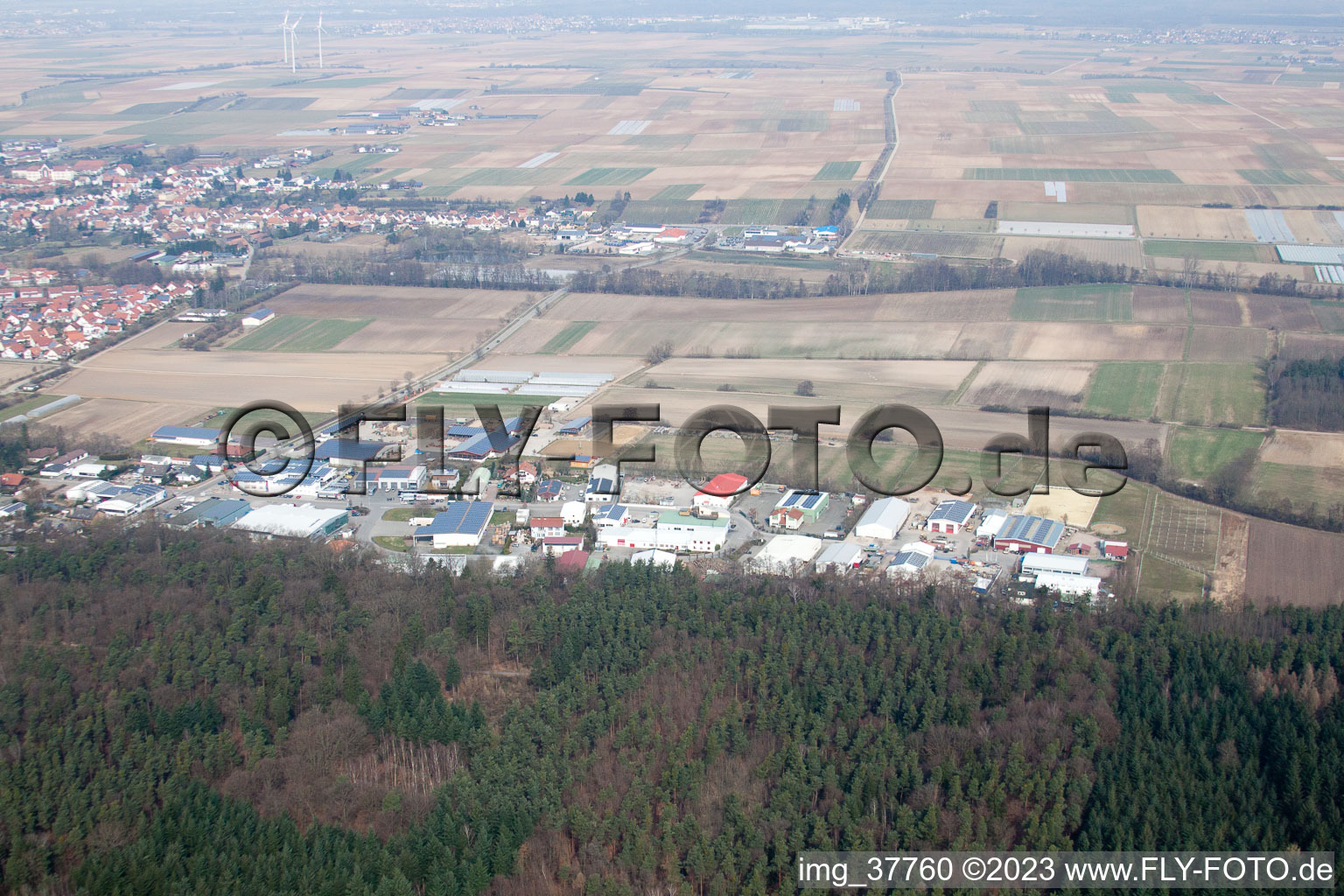 Vue d'oiseau de Zone industrielle de Gäxwald à le quartier Herxheim in Herxheim bei Landau dans le département Rhénanie-Palatinat, Allemagne