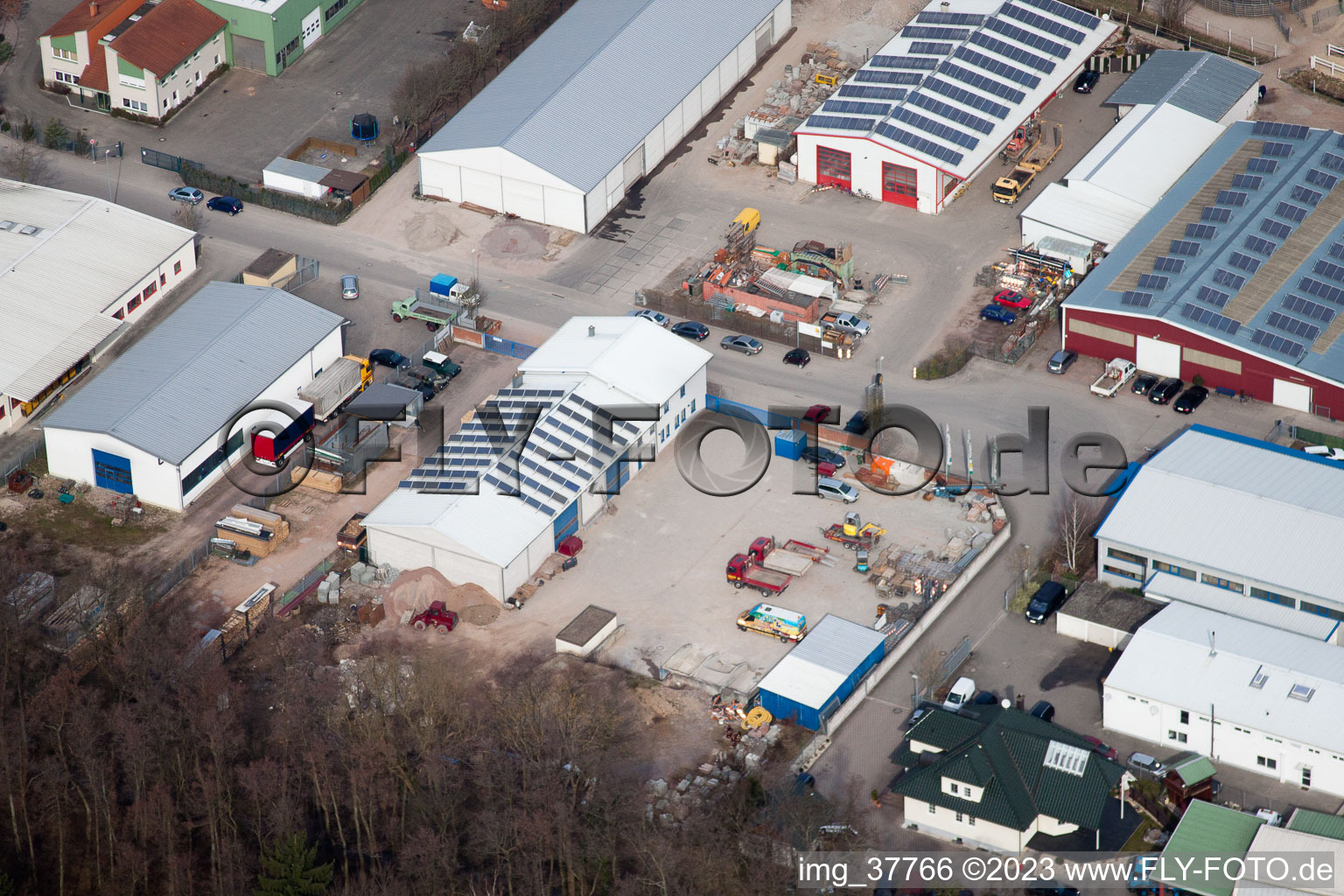 Zone industrielle de Gäxwald à le quartier Herxheim in Herxheim bei Landau dans le département Rhénanie-Palatinat, Allemagne d'un drone