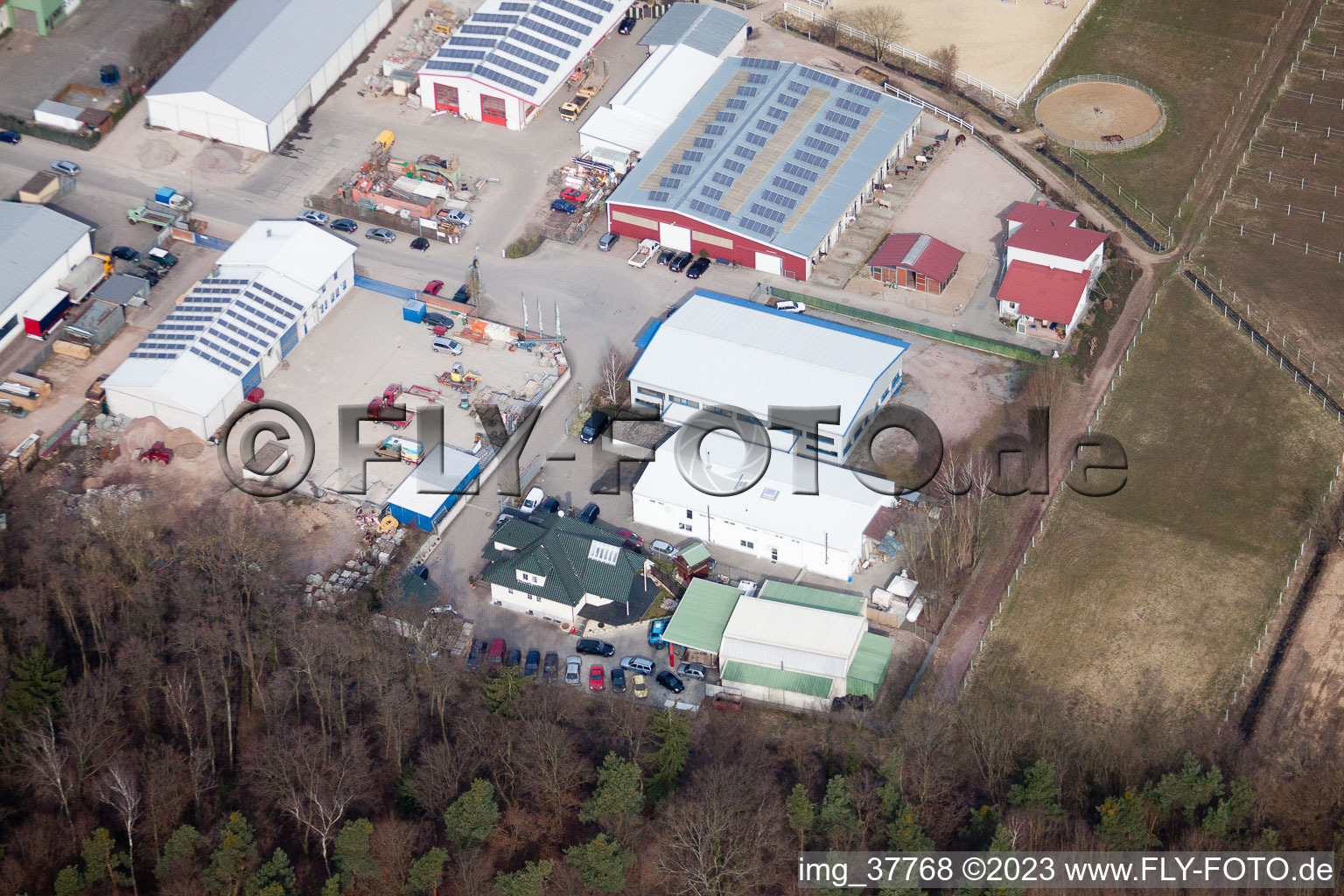 Vue aérienne de Zone industrielle de Gäxwald à le quartier Herxheim in Herxheim bei Landau dans le département Rhénanie-Palatinat, Allemagne