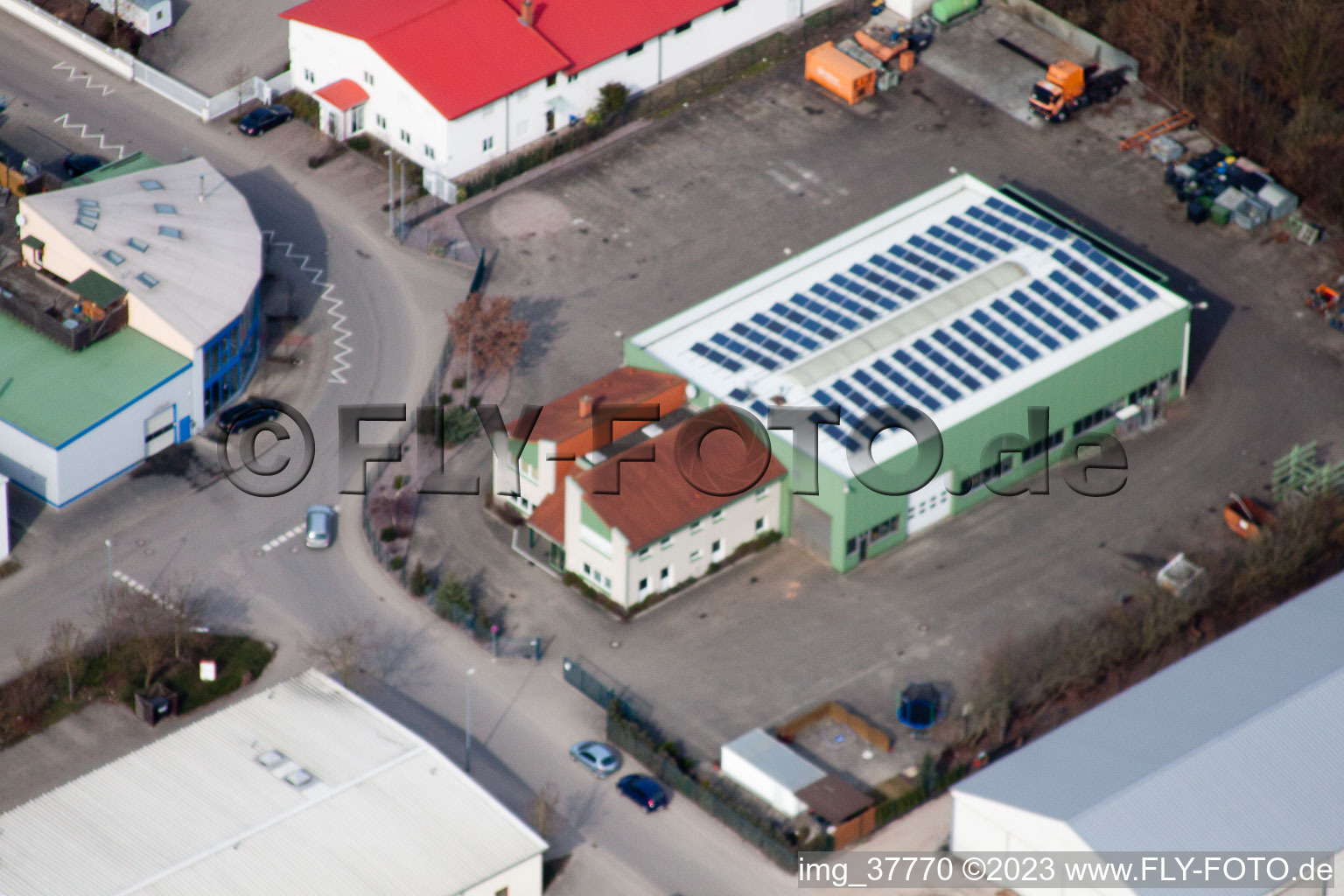 Vue oblique de Zone industrielle de Gäxwald à le quartier Herxheim in Herxheim bei Landau dans le département Rhénanie-Palatinat, Allemagne