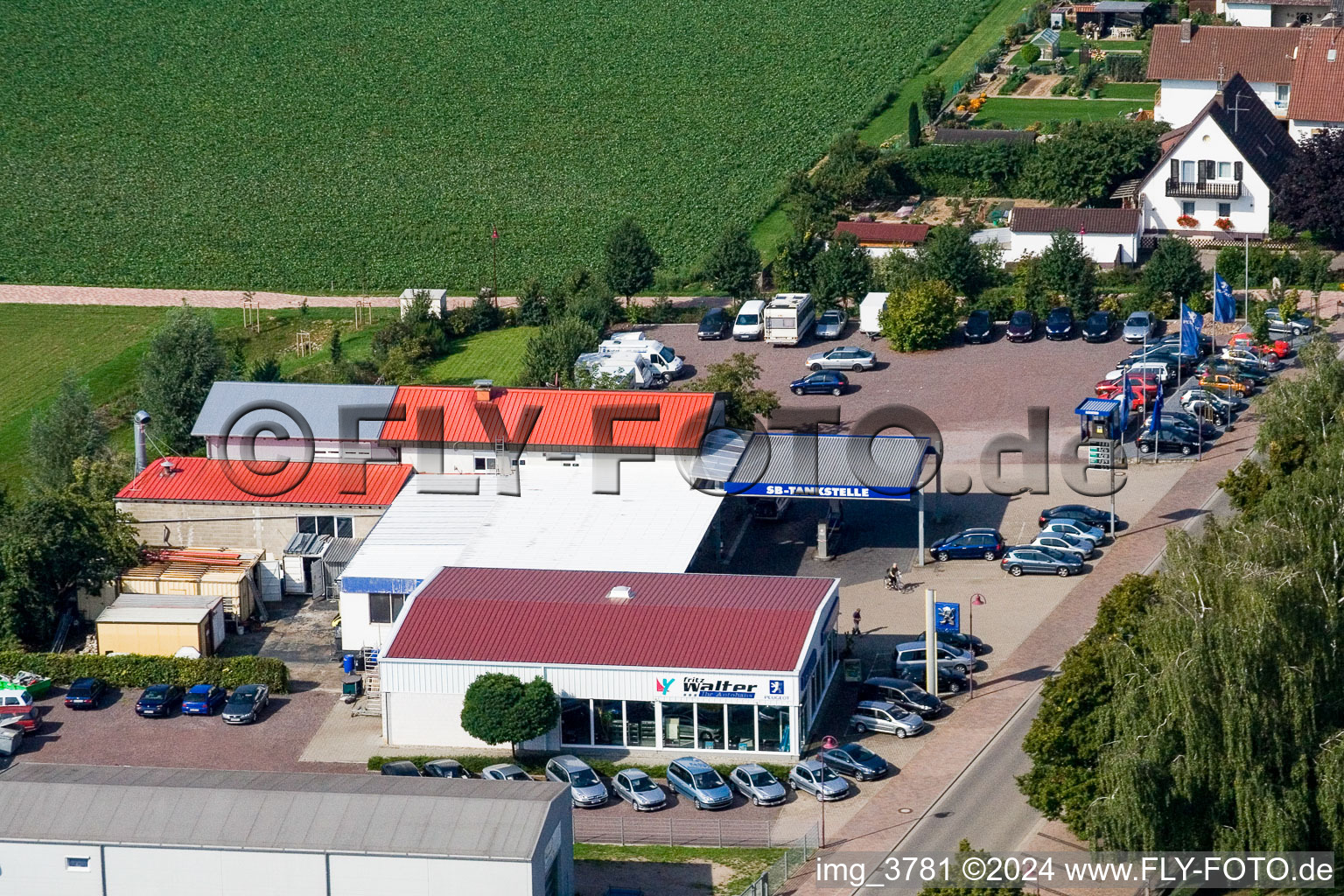 Vue aérienne de Concessionnaire automobile Frank à Steinweiler dans le département Rhénanie-Palatinat, Allemagne