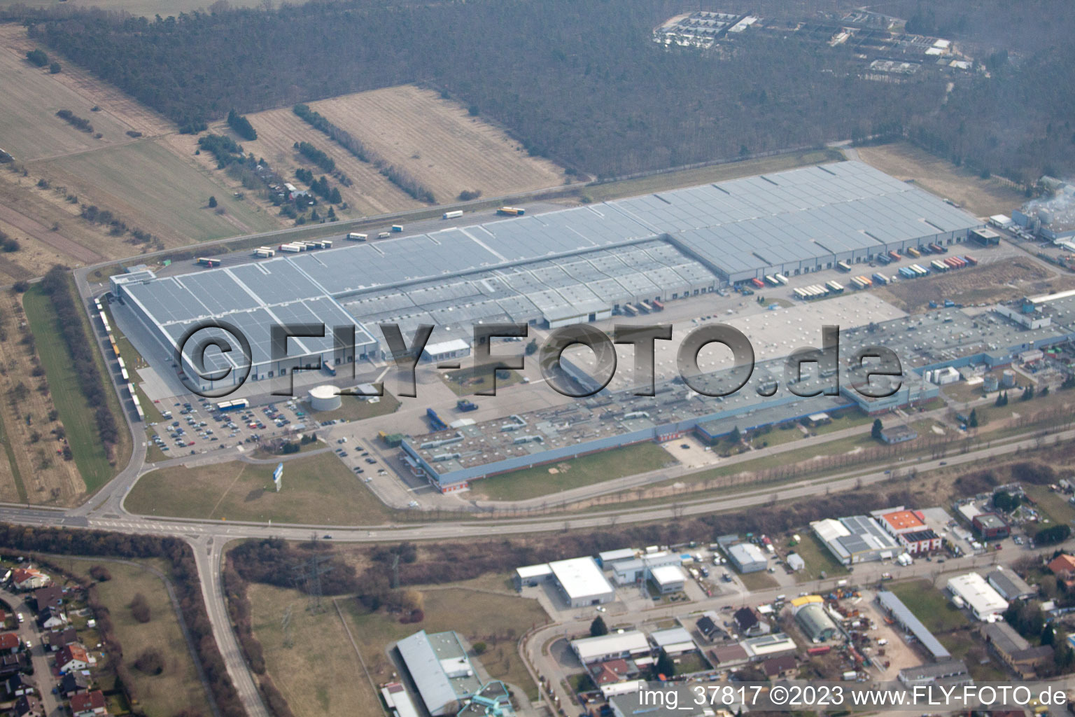 Image drone de Pneus Goodyear Dunlop Allemagne à Philippsburg dans le département Bade-Wurtemberg, Allemagne
