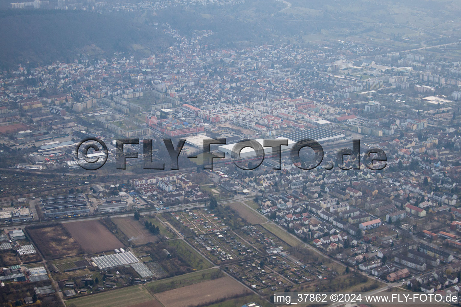 Vue aérienne de Kirchheim à le quartier Rohrbach in Heidelberg dans le département Bade-Wurtemberg, Allemagne