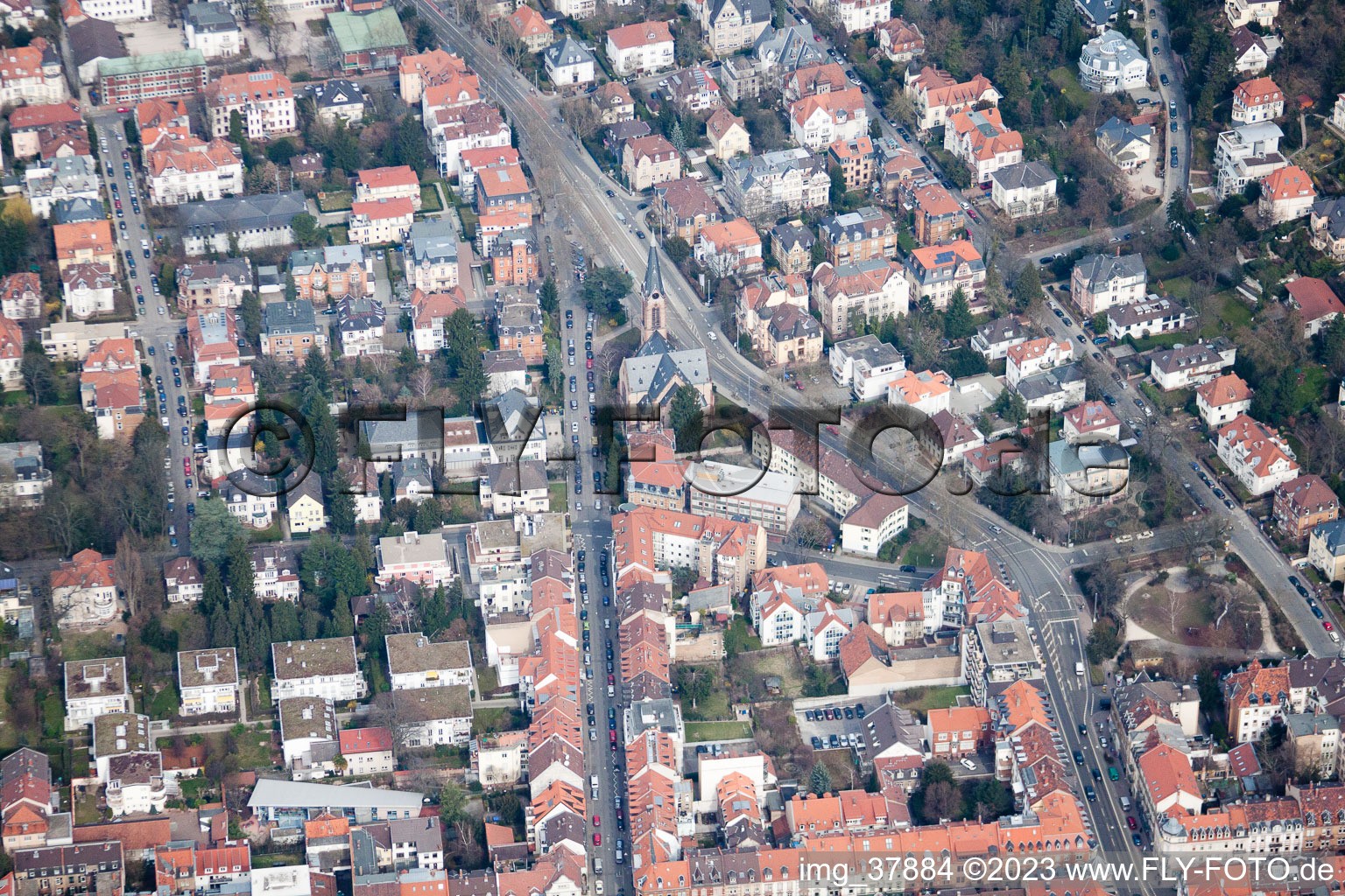 Vue aérienne de L'église Saint-Jean à le quartier Neuenheim in Heidelberg dans le département Bade-Wurtemberg, Allemagne