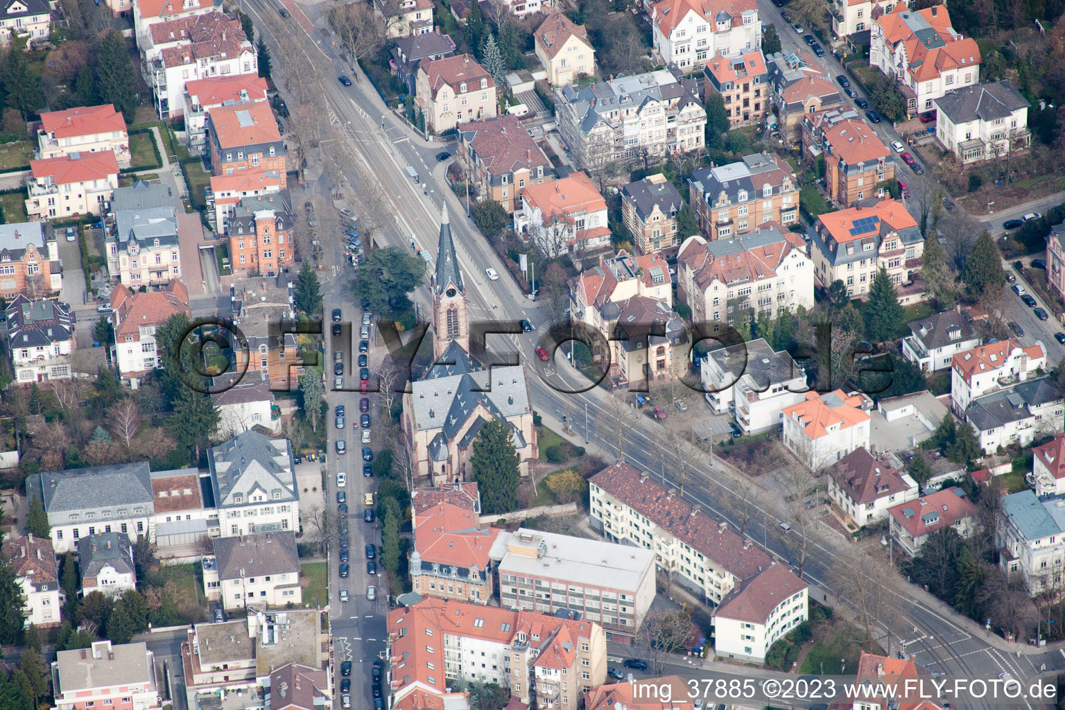 Vue aérienne de L'église Saint-Jean à le quartier Neuenheim in Heidelberg dans le département Bade-Wurtemberg, Allemagne