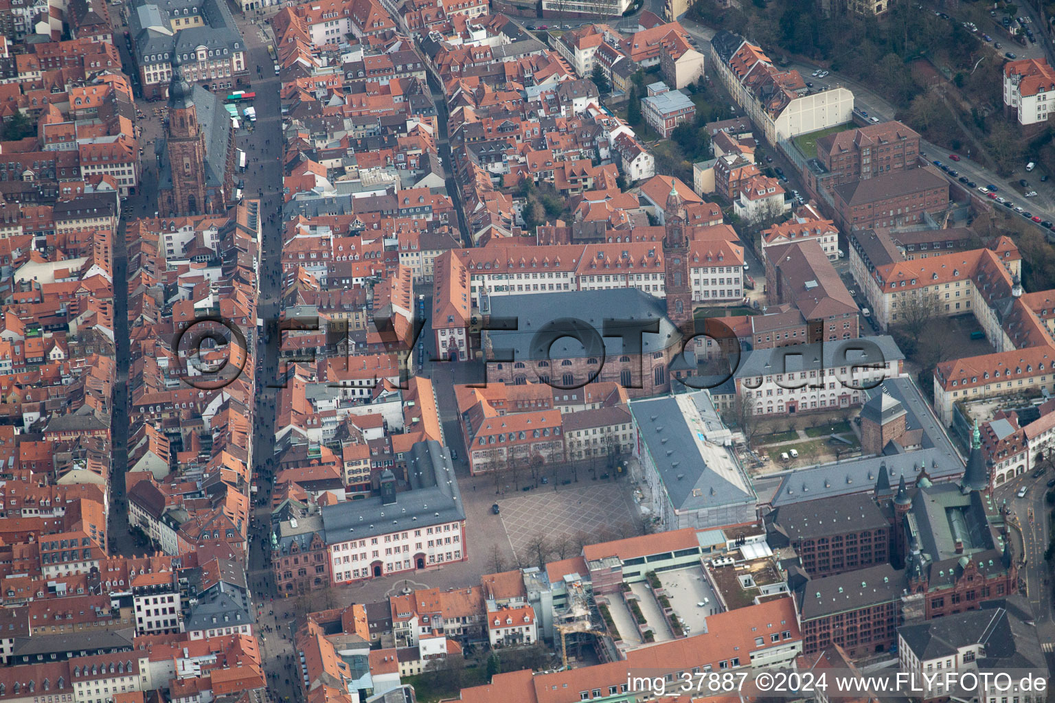 Vue aérienne de Bâtiment d'église Église jésuite dans le vieux centre-ville du centre-ville à le quartier Kernaltstadt in Heidelberg dans le département Bade-Wurtemberg, Allemagne