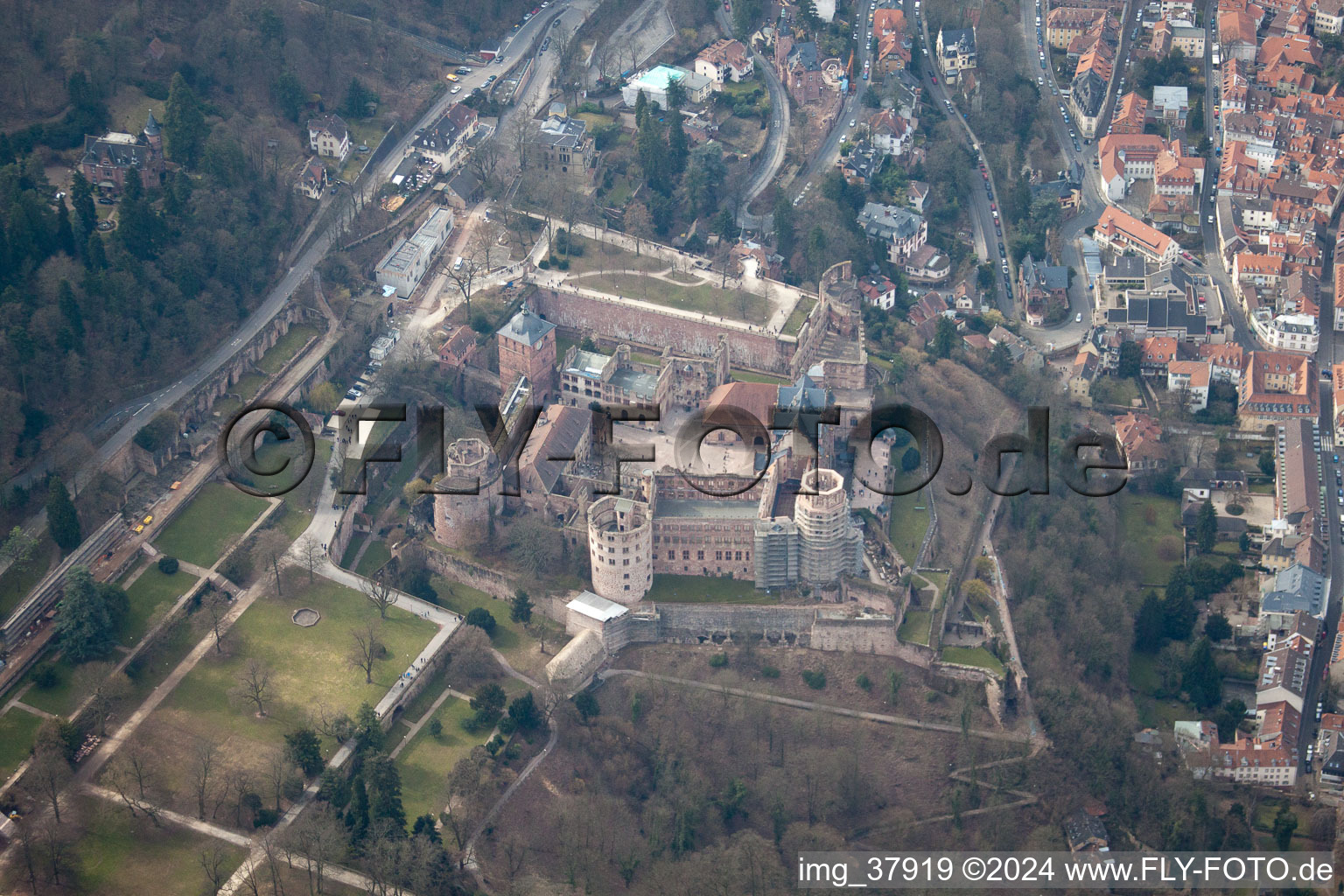 Vue aérienne de Château d'Heidelberg à le quartier Kernaltstadt in Heidelberg dans le département Bade-Wurtemberg, Allemagne