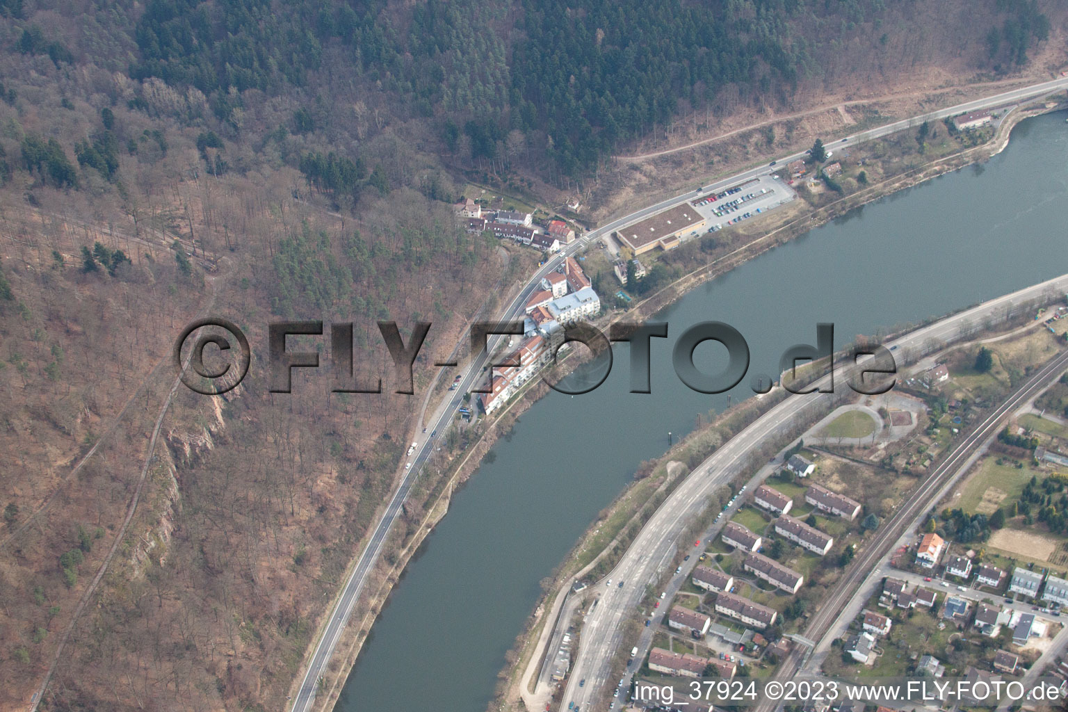 Vue aérienne de Quartier Ziegelhausen in Heidelberg dans le département Bade-Wurtemberg, Allemagne