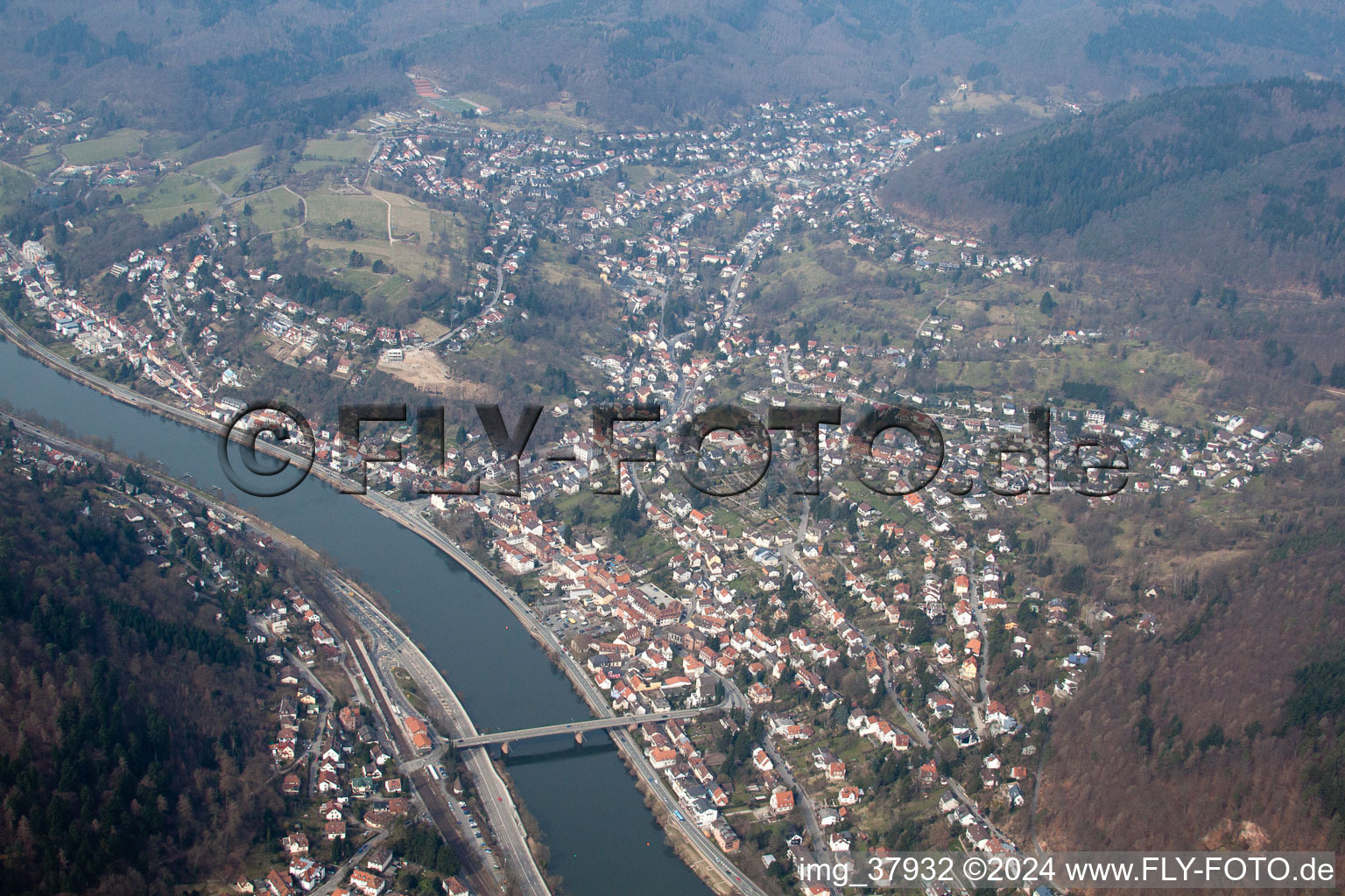 Vue oblique de Quartier Ziegelhausen in Heidelberg dans le département Bade-Wurtemberg, Allemagne