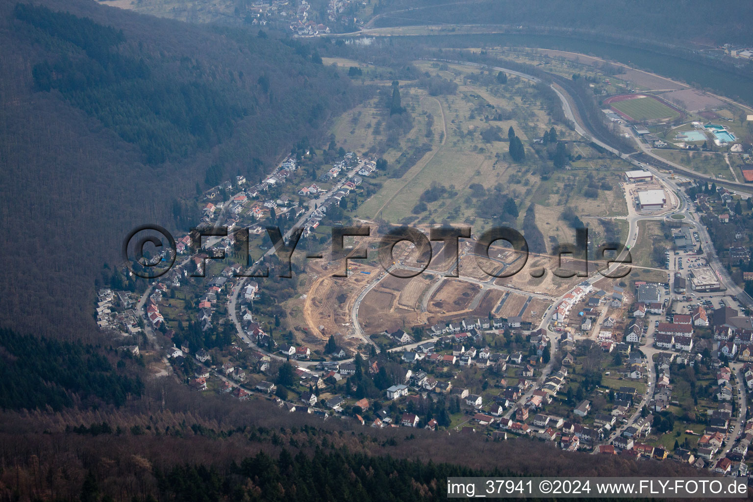 Vue d'oiseau de Quartier Ziegelhausen in Heidelberg dans le département Bade-Wurtemberg, Allemagne