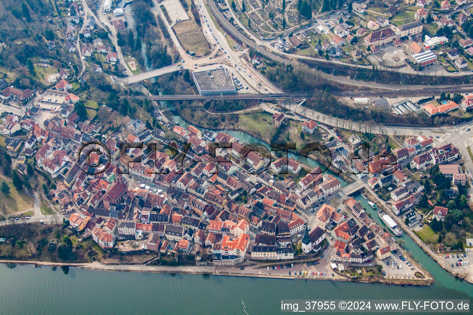 Vue aérienne de Vieille ville à Neckargemünd dans le département Bade-Wurtemberg, Allemagne