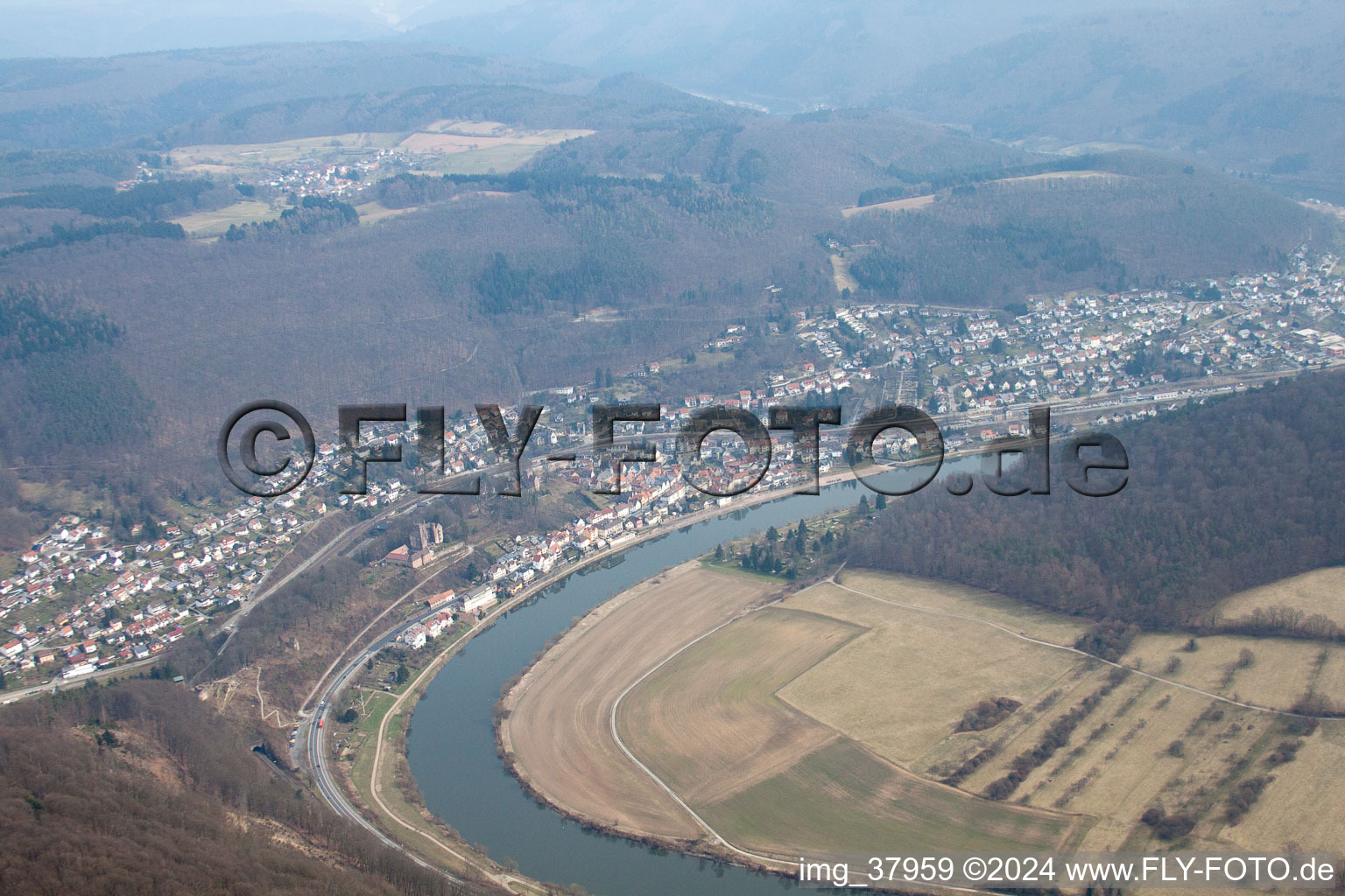 Vue aérienne de Nid d'hirondelle à Neckarsteinach dans le département Hesse, Allemagne