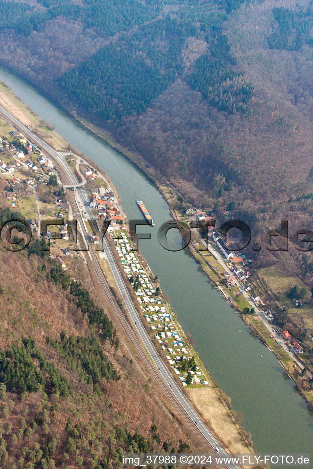 Photographie aérienne de Camping de la vallée du Neckar en Hesse à le quartier Neckarhausen in Neckarsteinach dans le département Hesse, Allemagne