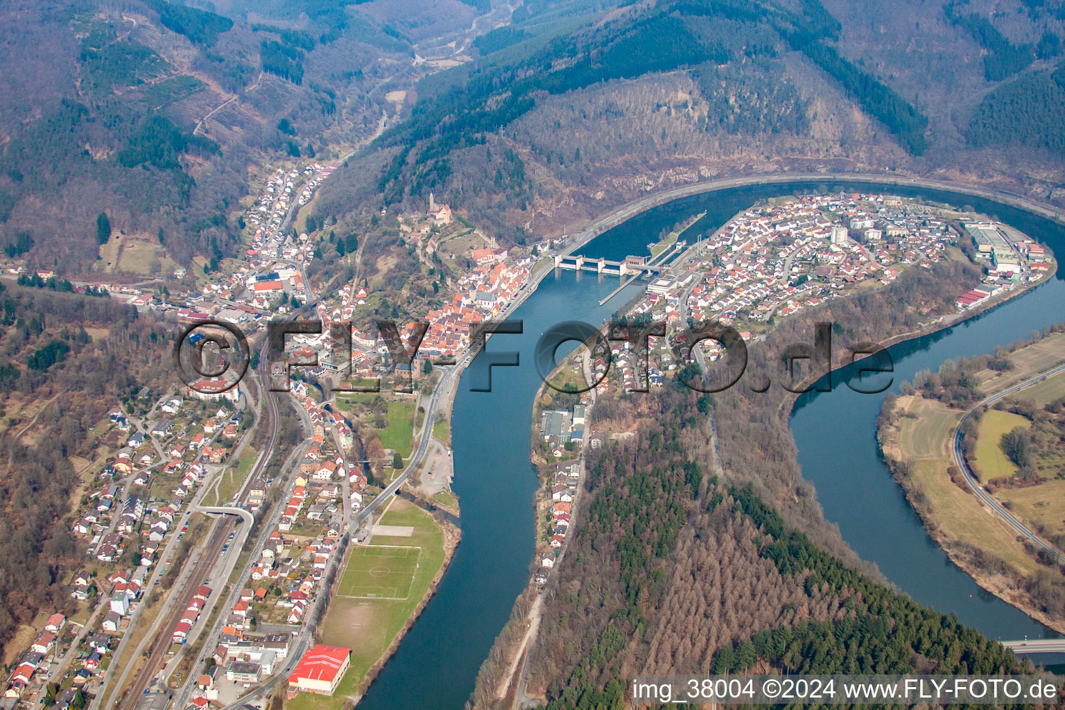 Vue aérienne de Dans la boucle du Neckar à le quartier Ersheim in Hirschhorn dans le département Hesse, Allemagne