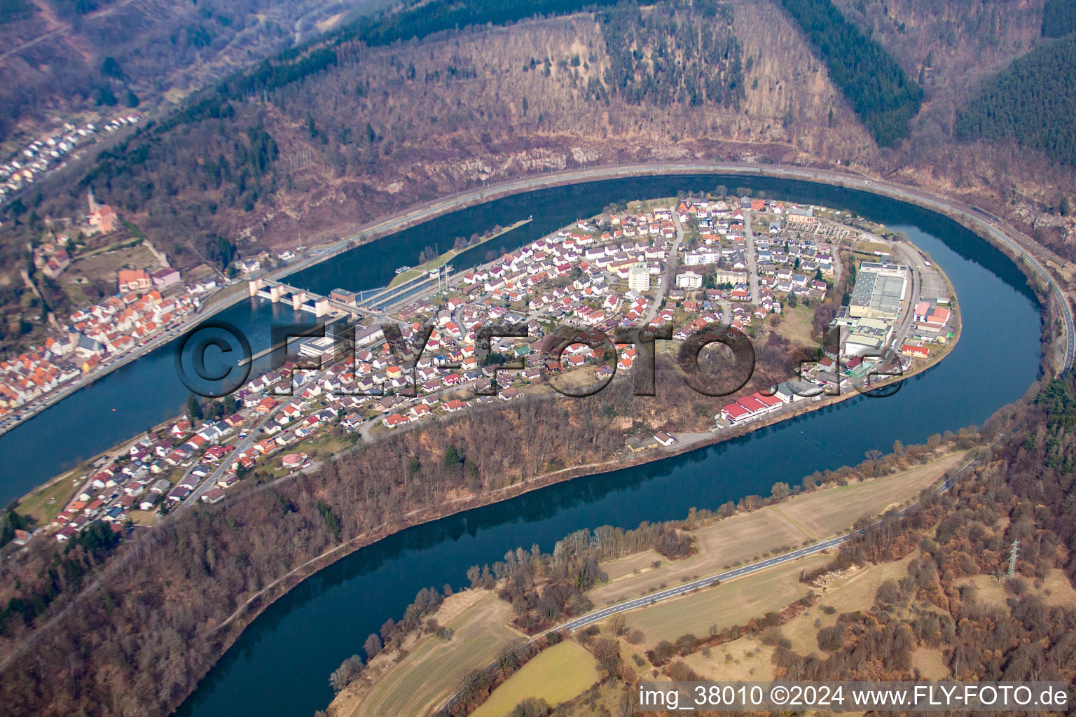 Photographie aérienne de Dans la boucle du Neckar à le quartier Ersheim in Hirschhorn dans le département Hesse, Allemagne