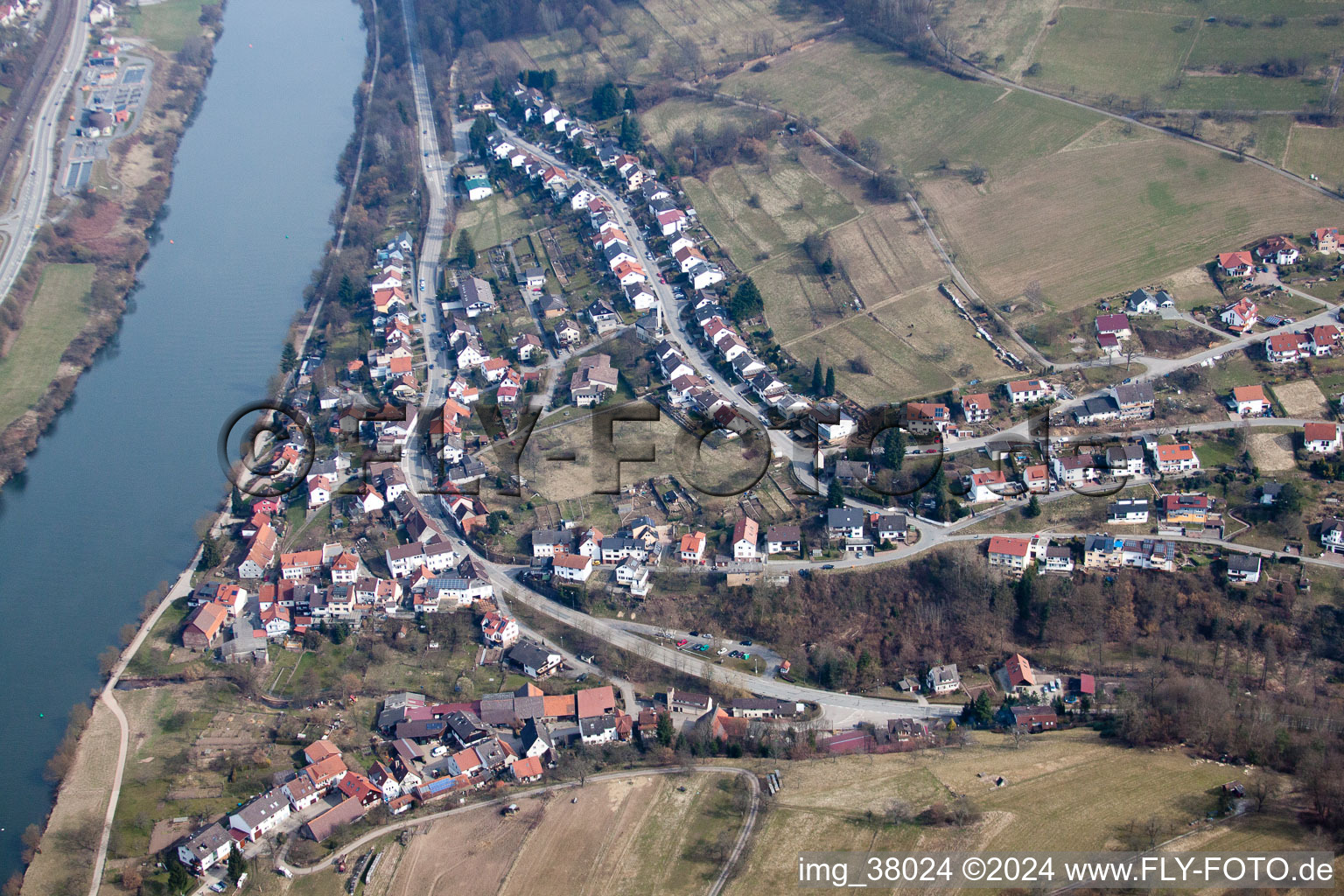 Photographie aérienne de Eberbach dans le département Bade-Wurtemberg, Allemagne