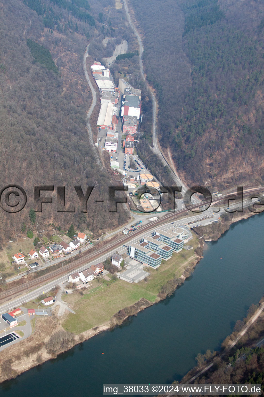 Vue aérienne de Scherer Rp GmbH à Eberbach dans le département Bade-Wurtemberg, Allemagne