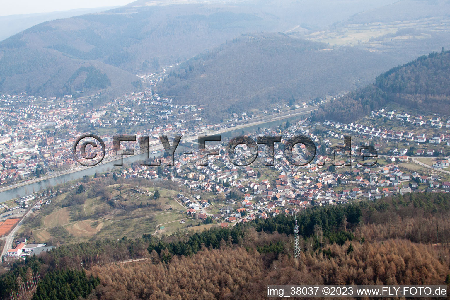 Eberbach dans le département Bade-Wurtemberg, Allemagne vue d'en haut