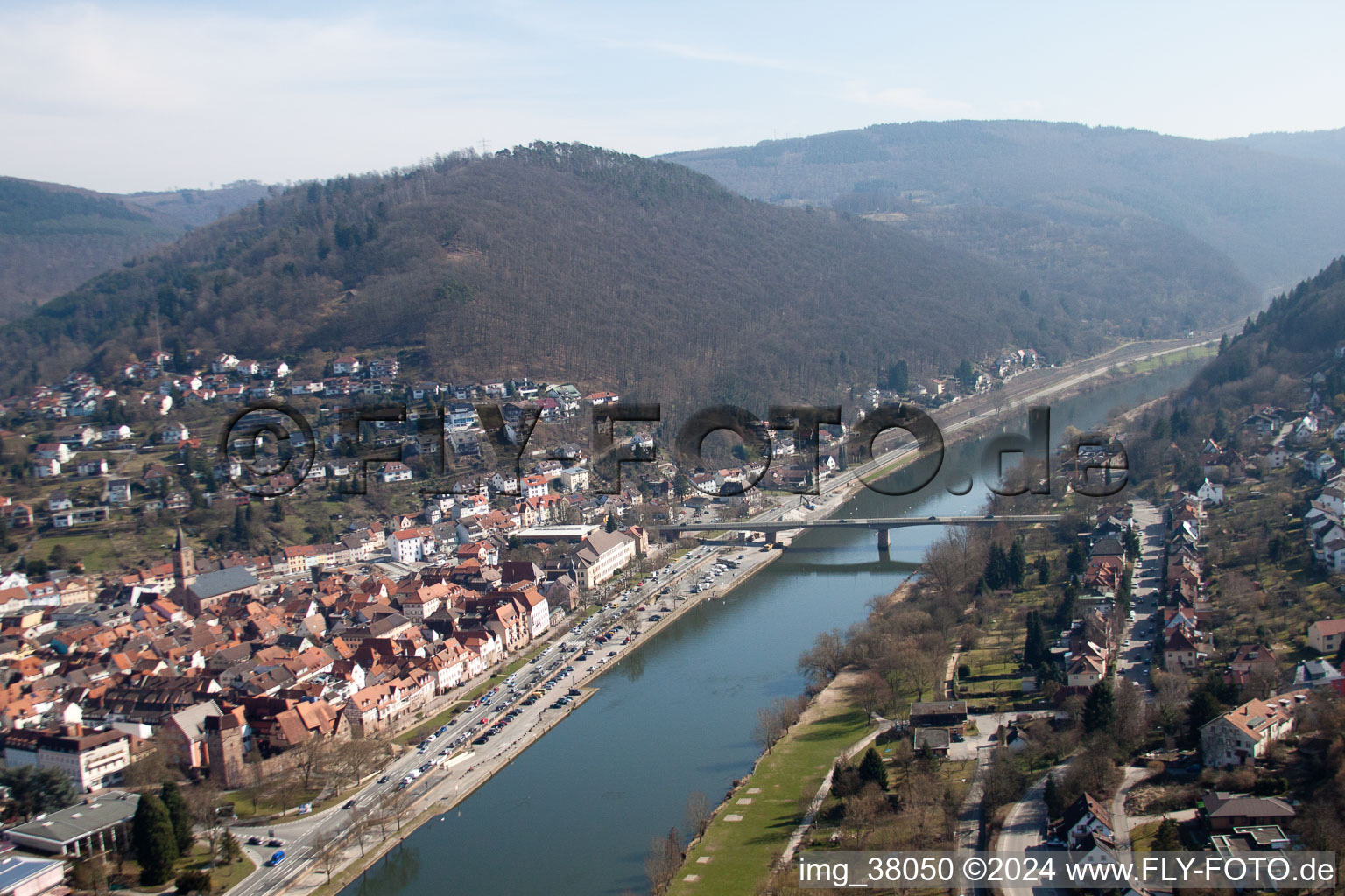 Eberbach dans le département Bade-Wurtemberg, Allemagne du point de vue du drone