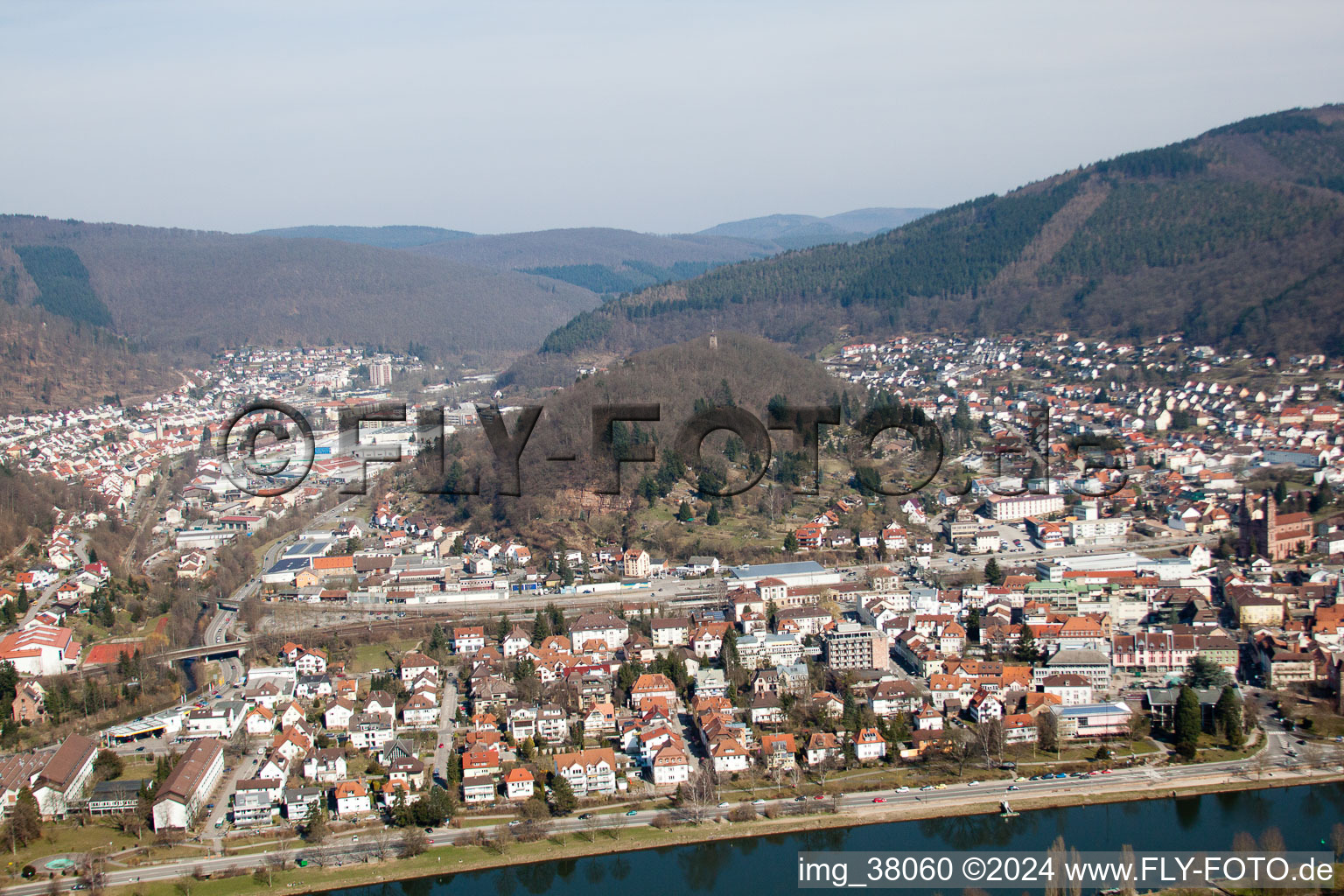 Eberbach dans le département Bade-Wurtemberg, Allemagne depuis l'avion