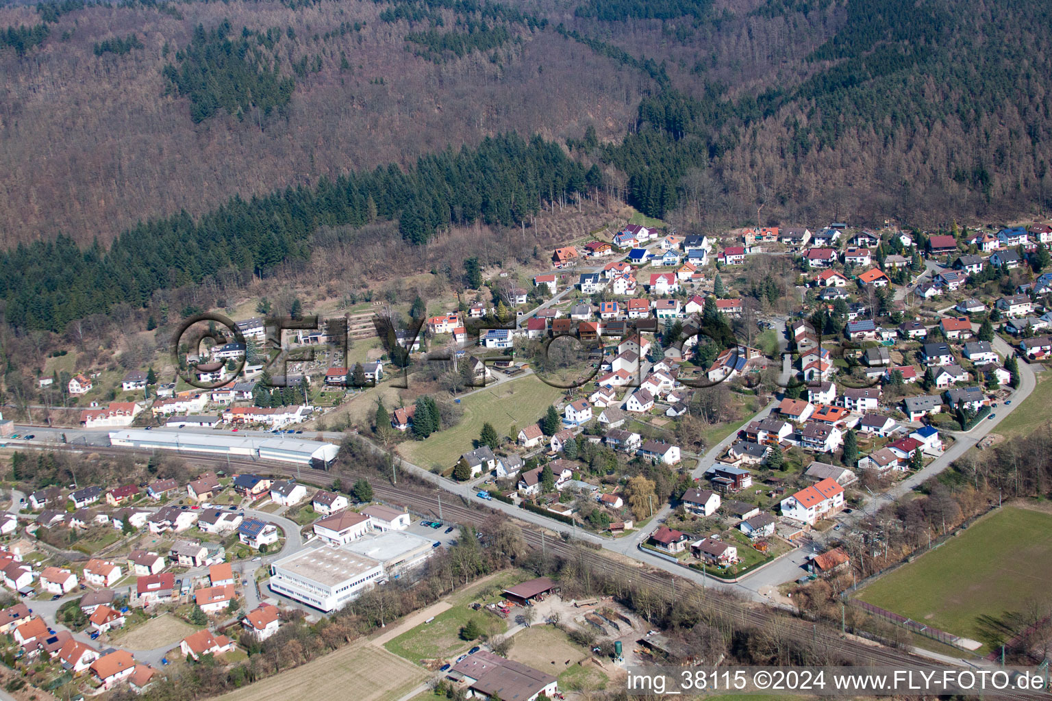 Zwingenberg dans le département Bade-Wurtemberg, Allemagne vue du ciel