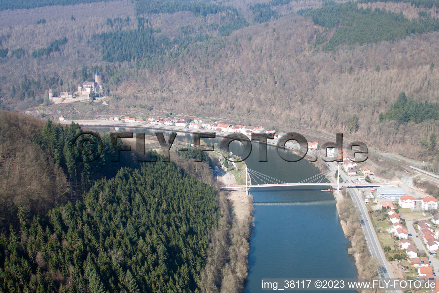 Image drone de Zwingenberg dans le département Bade-Wurtemberg, Allemagne
