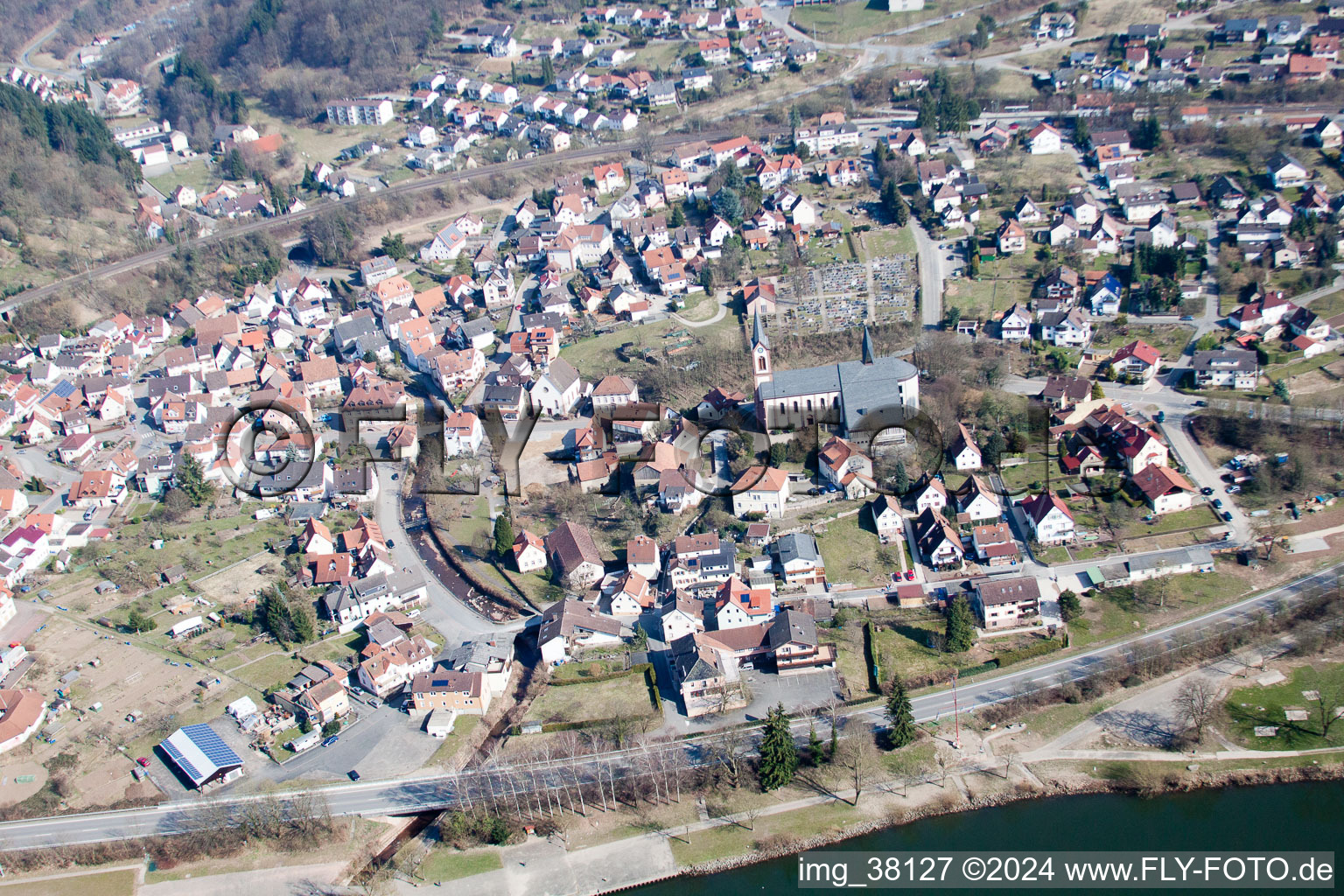 Image drone de Neckargerach dans le département Bade-Wurtemberg, Allemagne