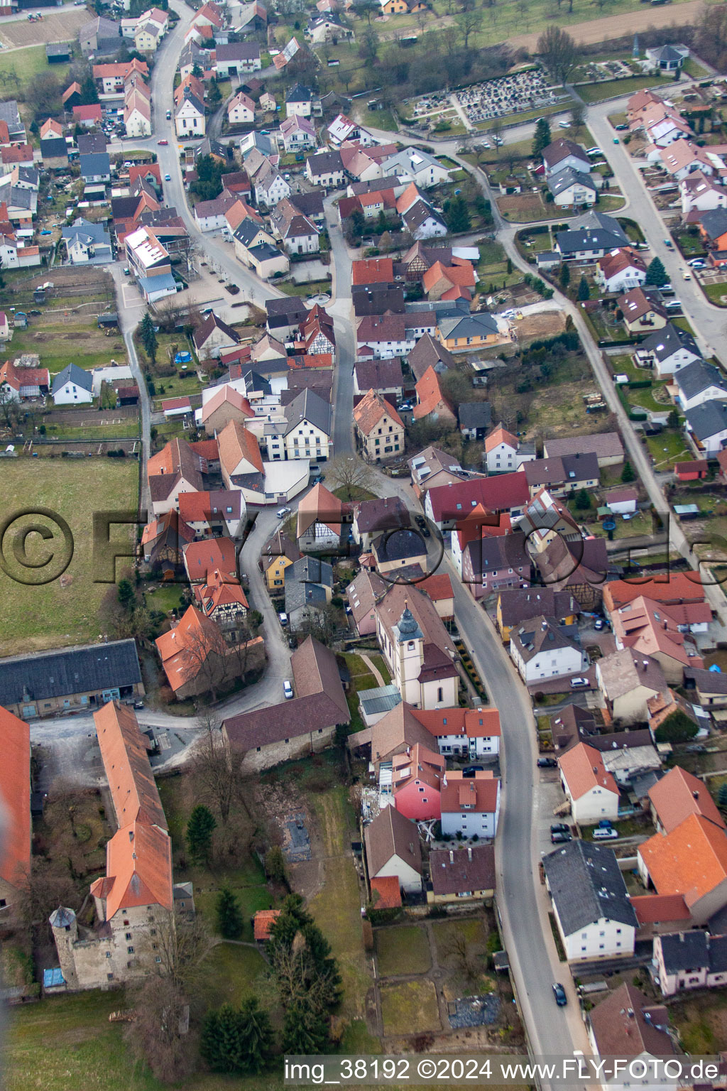 Vue aérienne de Rue locale de l'est à le quartier Grombach in Bad Rappenau dans le département Bade-Wurtemberg, Allemagne