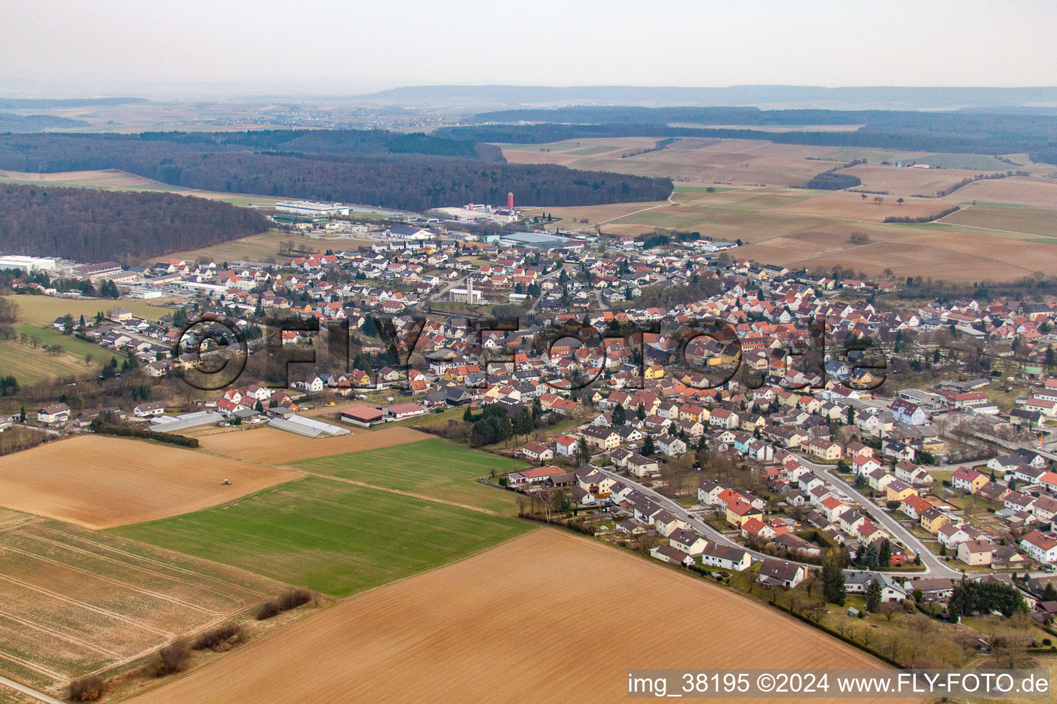 Vue aérienne de Du nord-ouest à Kirchardt dans le département Bade-Wurtemberg, Allemagne