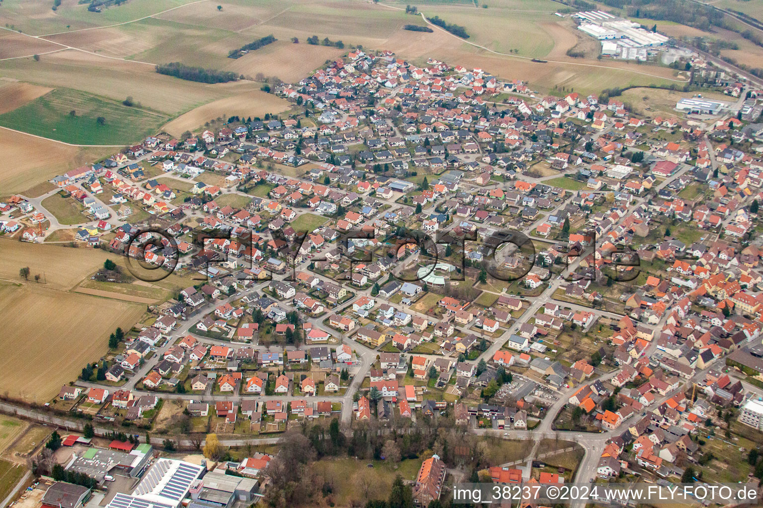 Vue oblique de Sulzfeld dans le département Bade-Wurtemberg, Allemagne