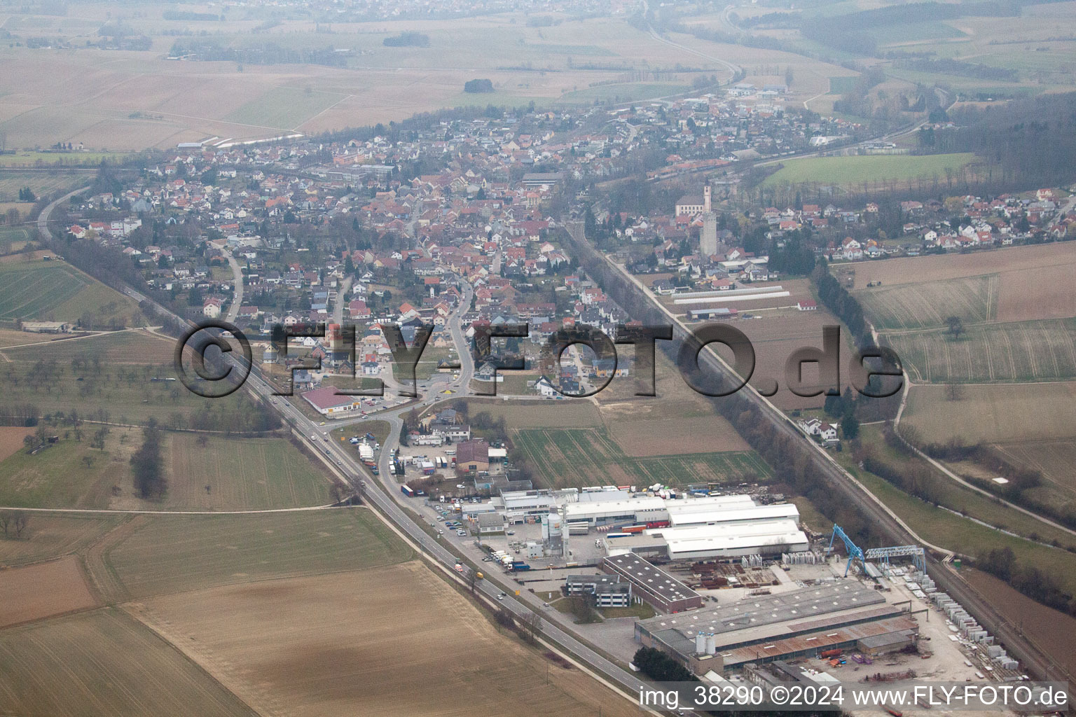 Gondelsheim dans le département Bade-Wurtemberg, Allemagne du point de vue du drone