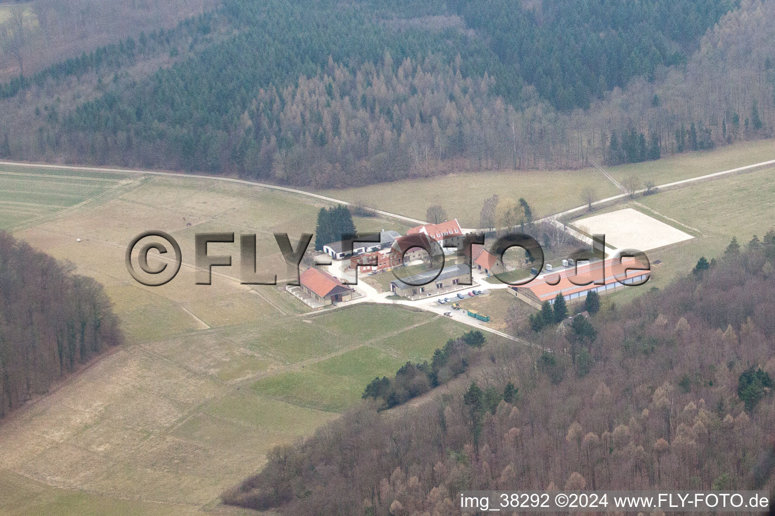 Gondelsheim dans le département Bade-Wurtemberg, Allemagne vu d'un drone