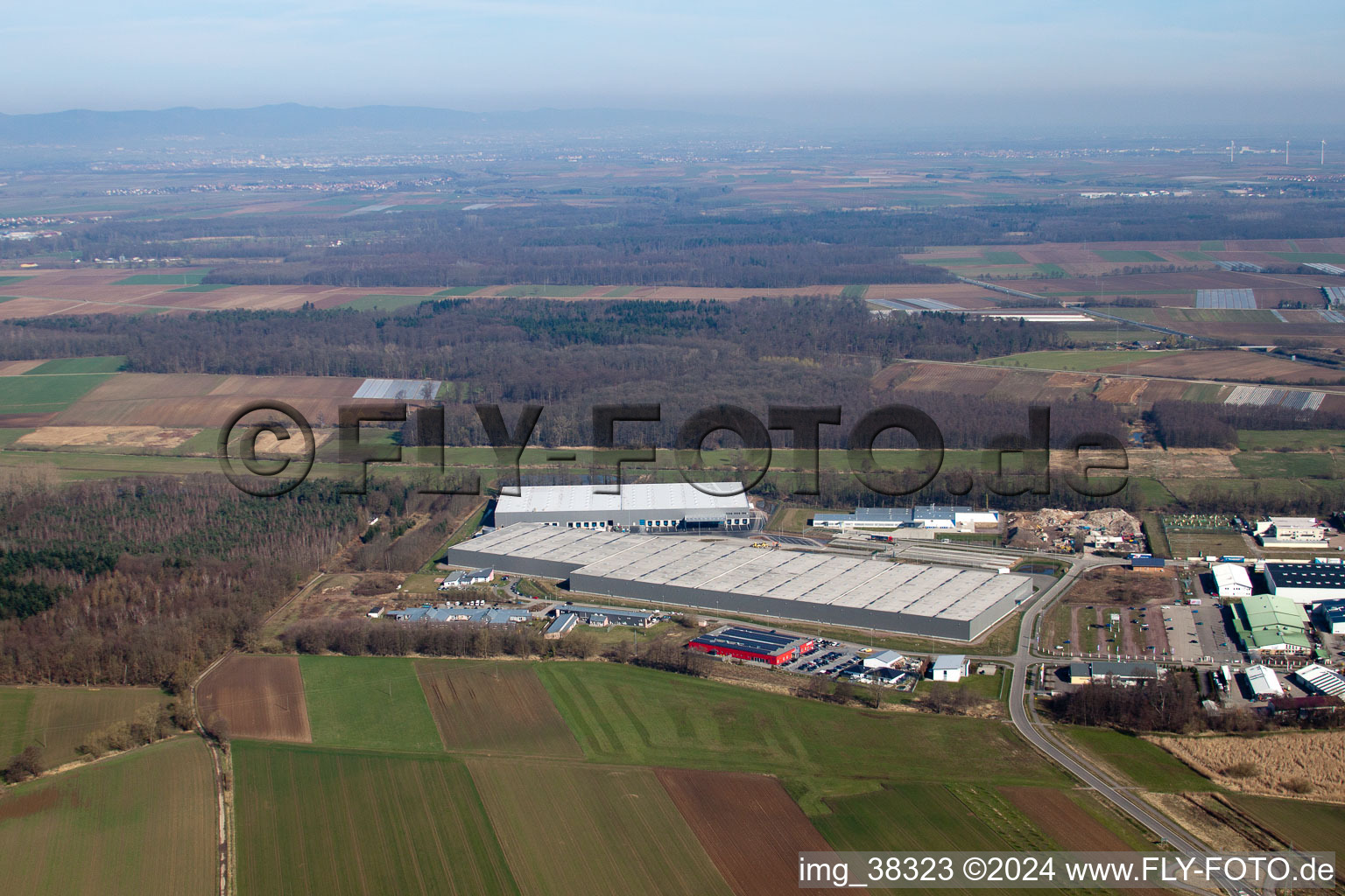 Vue aérienne de Minderlachen, zone industrielle Horst, Gazeley Logistic à le quartier Minderslachen in Kandel dans le département Rhénanie-Palatinat, Allemagne