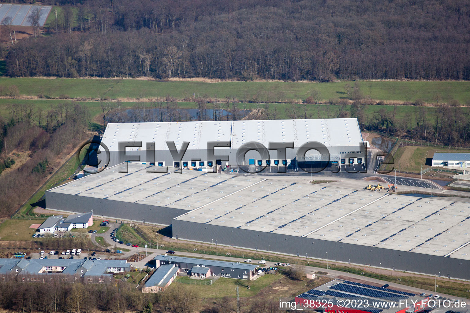 Photographie aérienne de Minderlachen, zone industrielle Horst, Gazeley Logistic à le quartier Minderslachen in Kandel dans le département Rhénanie-Palatinat, Allemagne