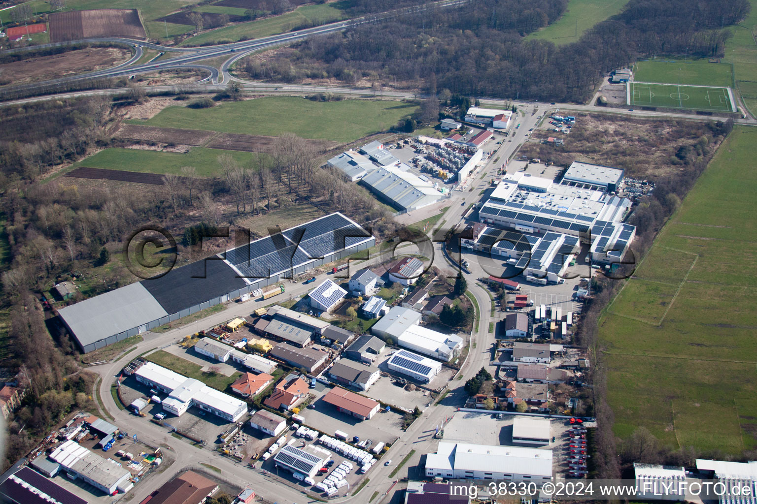 Vue aérienne de Minderlachen, zone industrielle de Horst à le quartier Minderslachen in Kandel dans le département Rhénanie-Palatinat, Allemagne