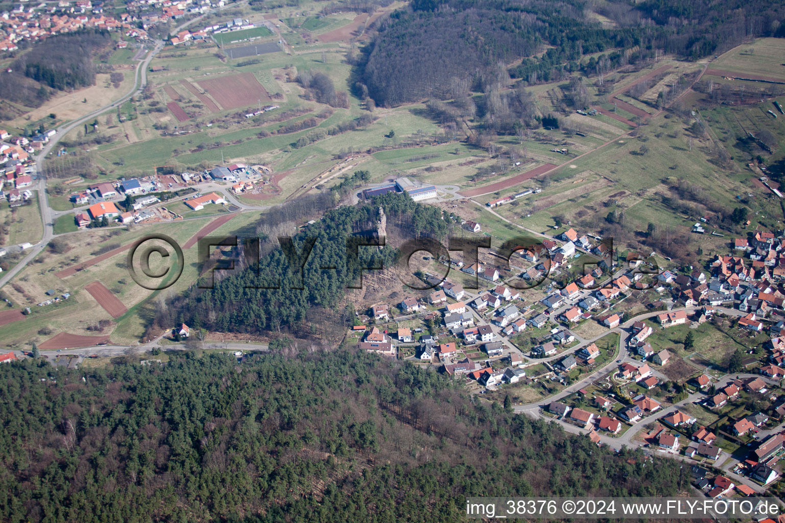 Vue aérienne de Du sud-ouest à le quartier Stein in Gossersweiler-Stein dans le département Rhénanie-Palatinat, Allemagne