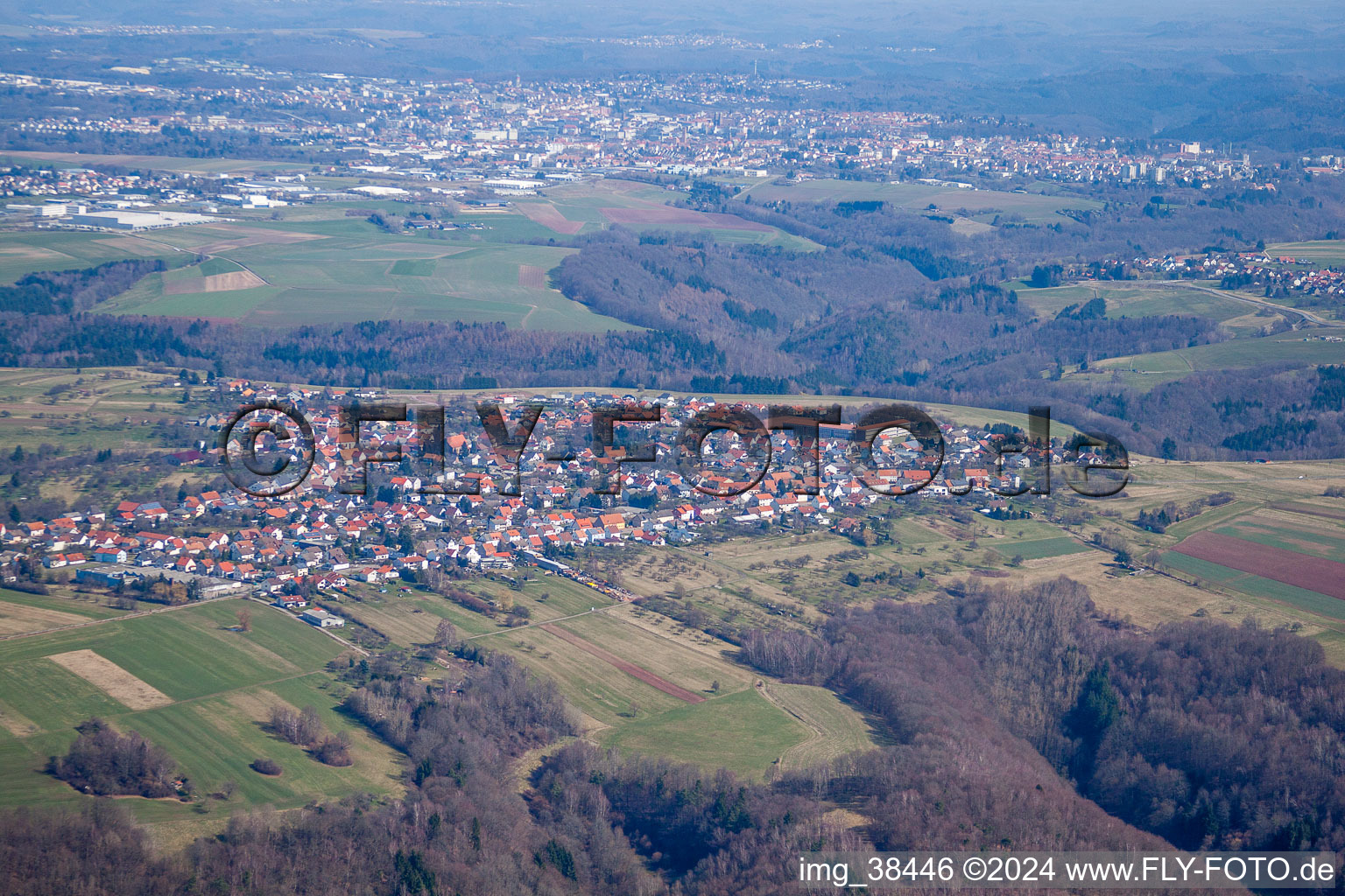 Vue aérienne de Champs agricoles et surfaces utilisables à Vinningen dans le département Rhénanie-Palatinat, Allemagne