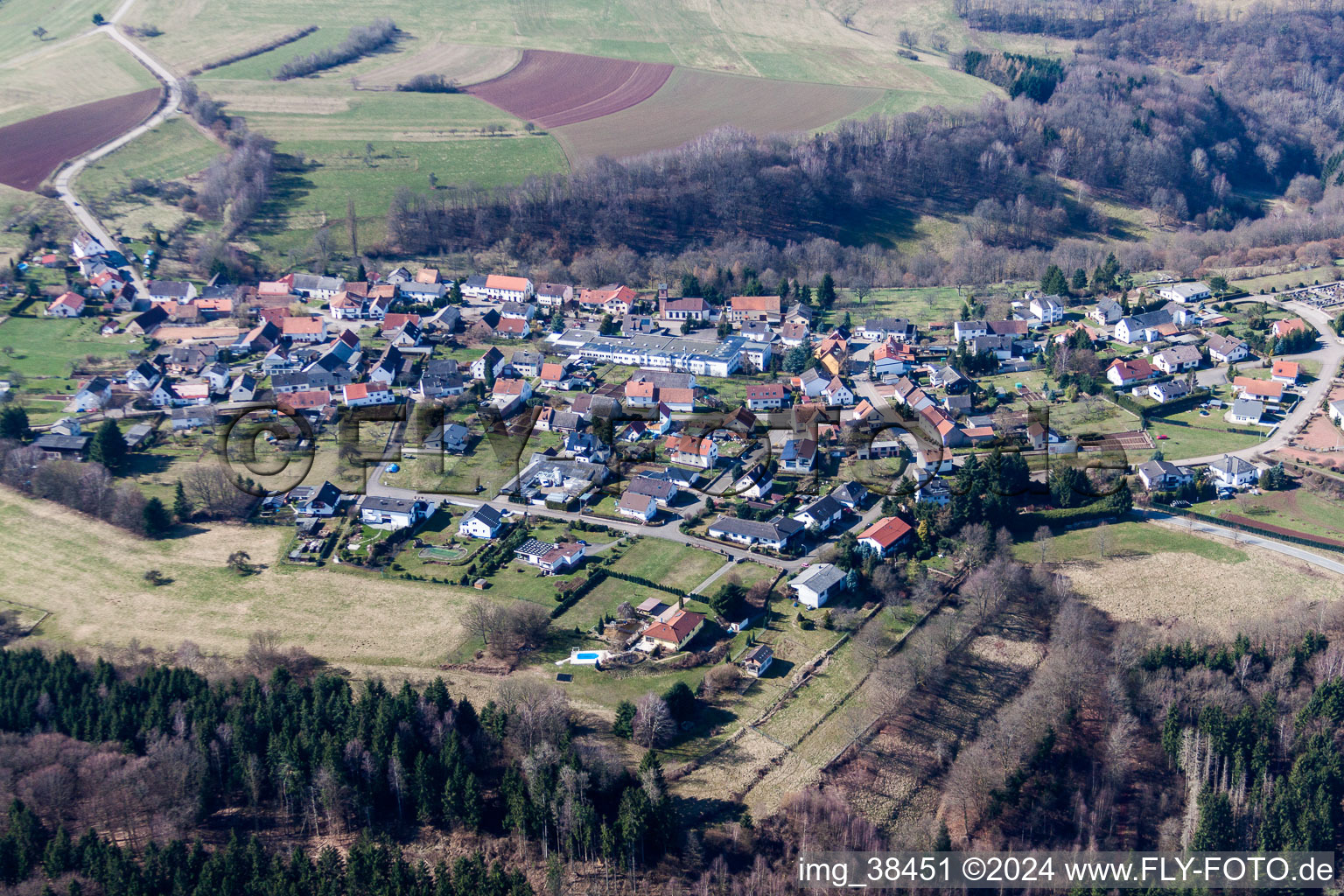 Photographie aérienne de Champs agricoles et surfaces utilisables à Schweix dans le département Rhénanie-Palatinat, Allemagne