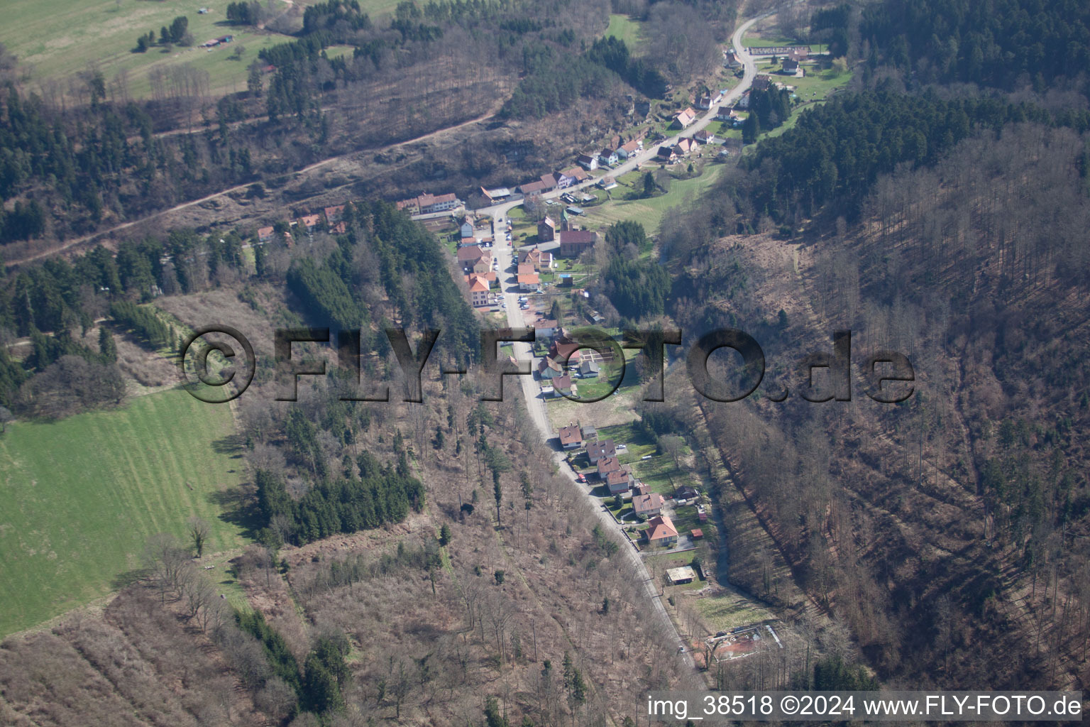 Vue aérienne de Graufthal à Eschbourg dans le département Bas Rhin, France