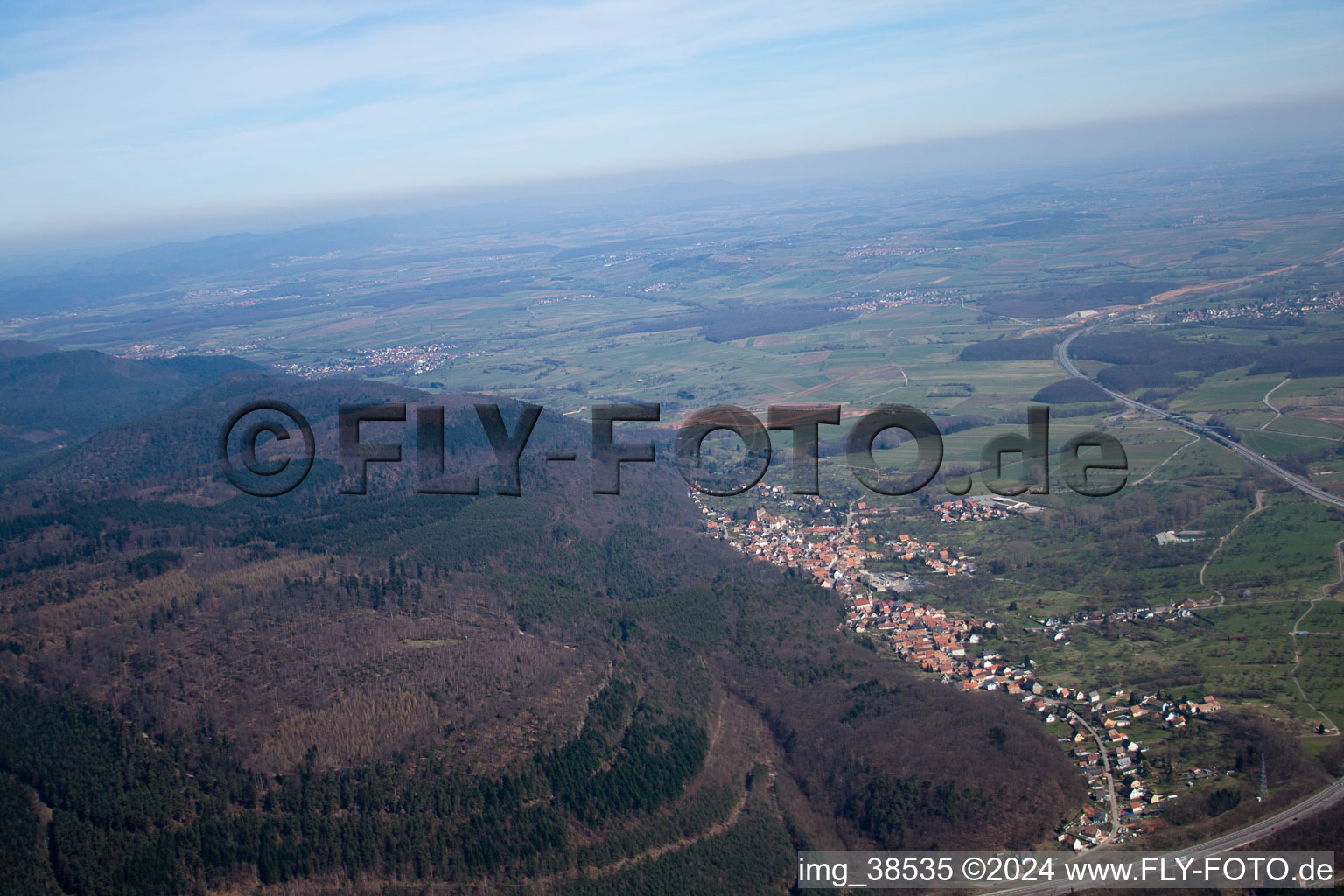 Saint-Jean-Saverne dans le département Bas Rhin, France hors des airs