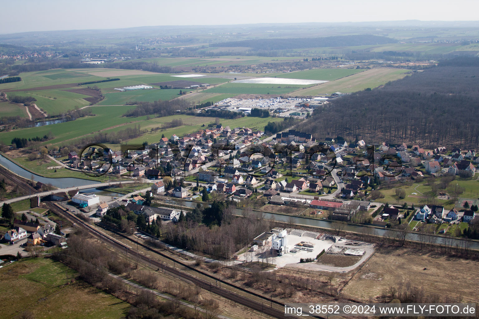 Steinbourg dans le département Bas Rhin, France d'en haut