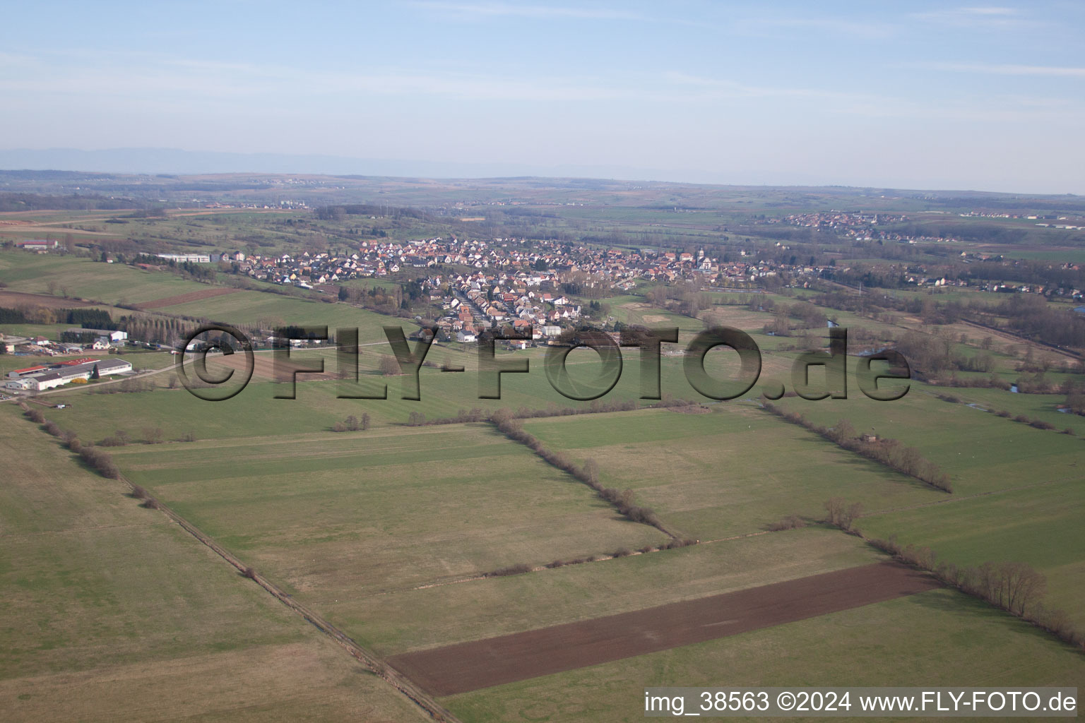 Vue d'oiseau de Steinbourg dans le département Bas Rhin, France