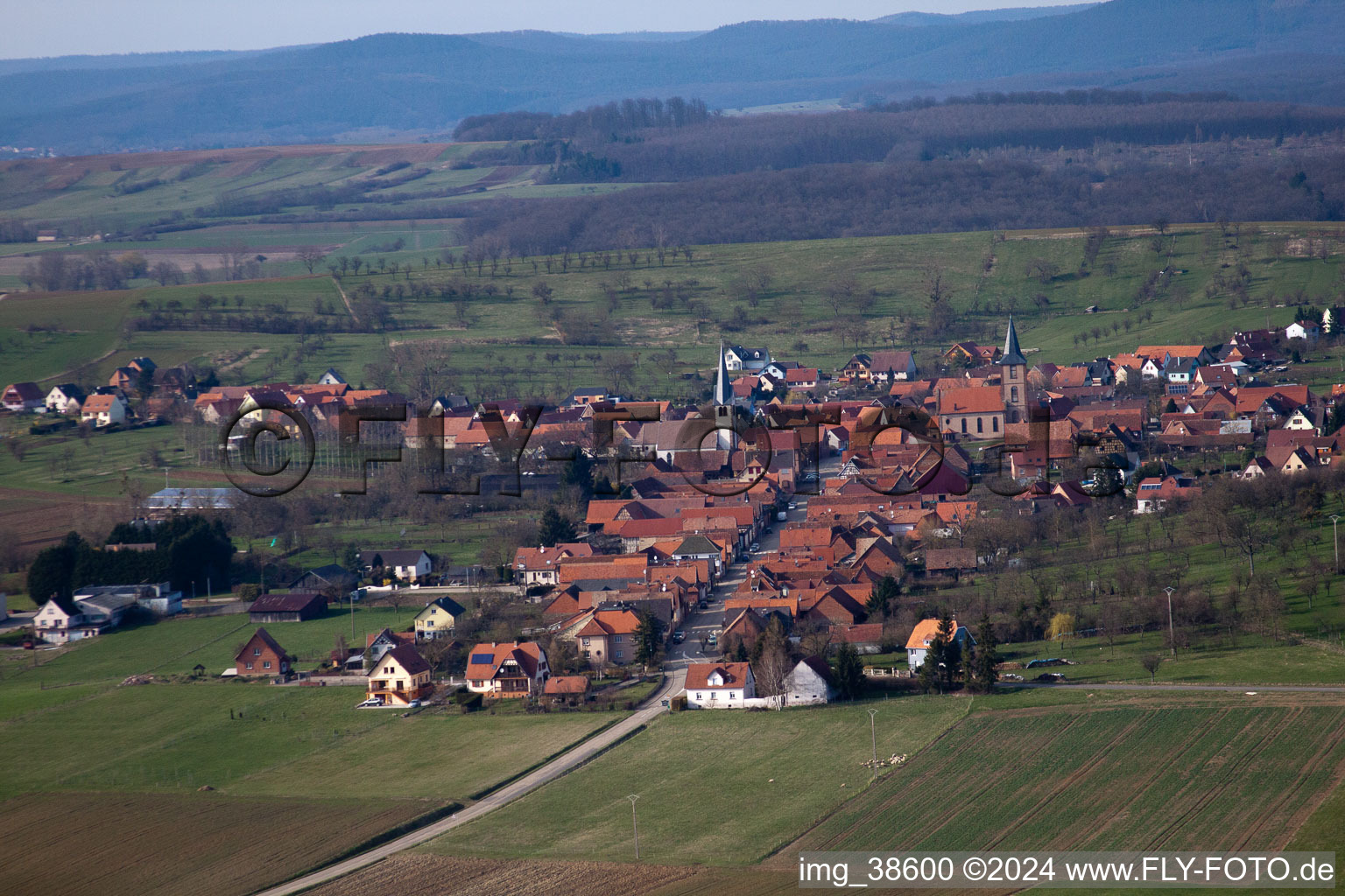 Issenhausen dans le département Bas Rhin, France depuis l'avion